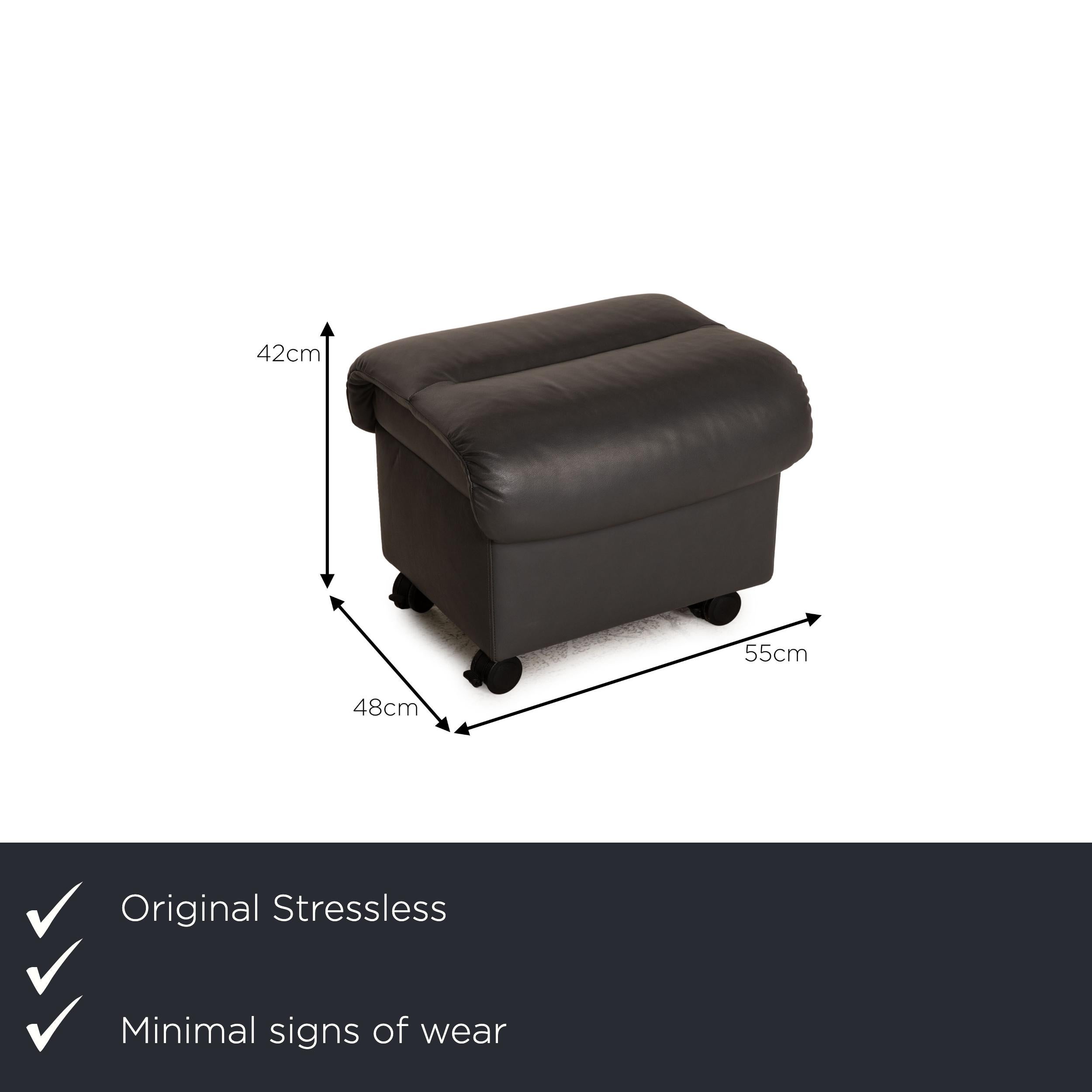 Wir präsentieren Ihnen einen Stressless Paradise Lederhocker grau.

Produktabmessungen in Zentimetern:

Tiefe: 48
Breite: 55
Höhe: 42.






 