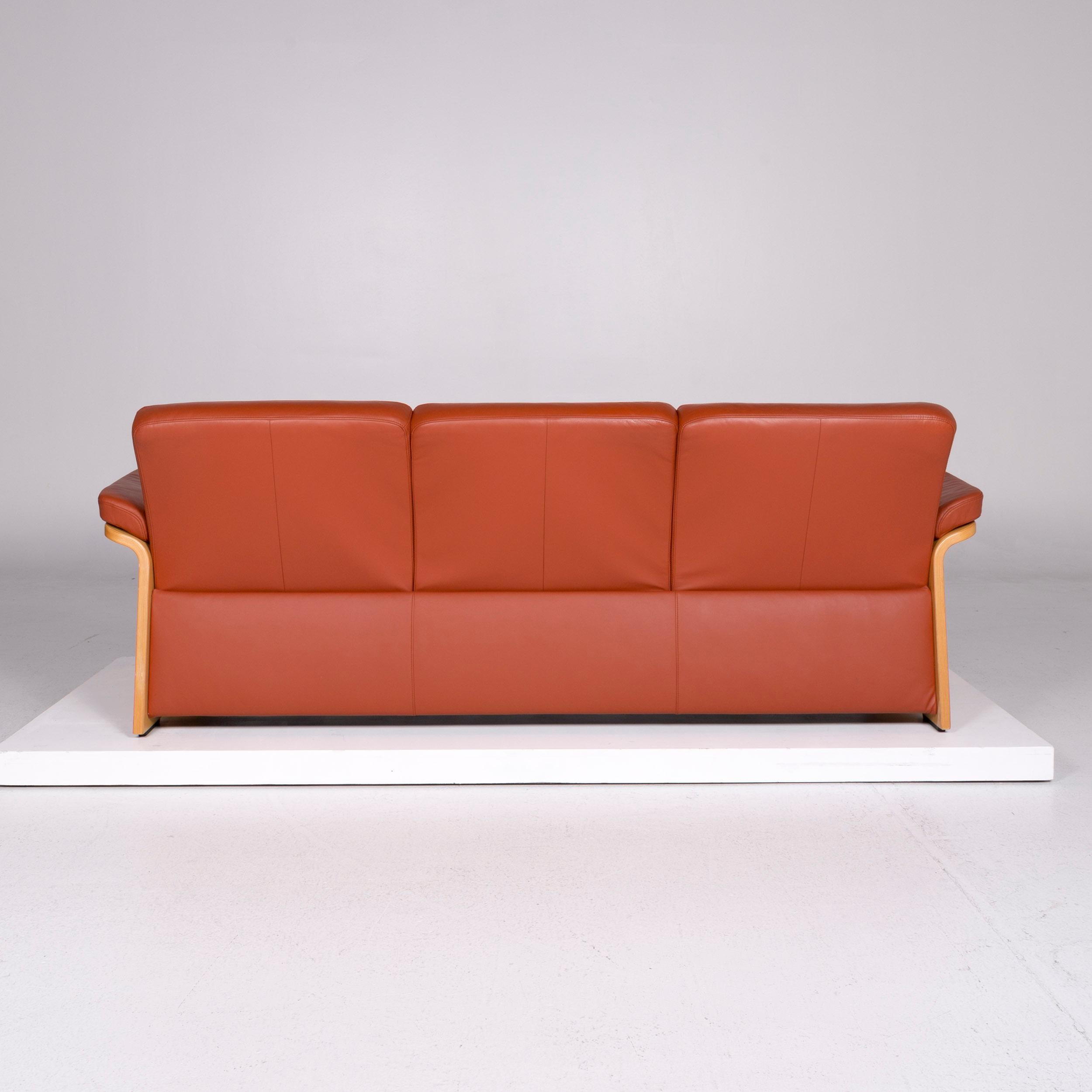 Stressless Pegasus Leather Sofa Terracotta Brown Three-Seat Couch In Good Condition For Sale In Cologne, DE