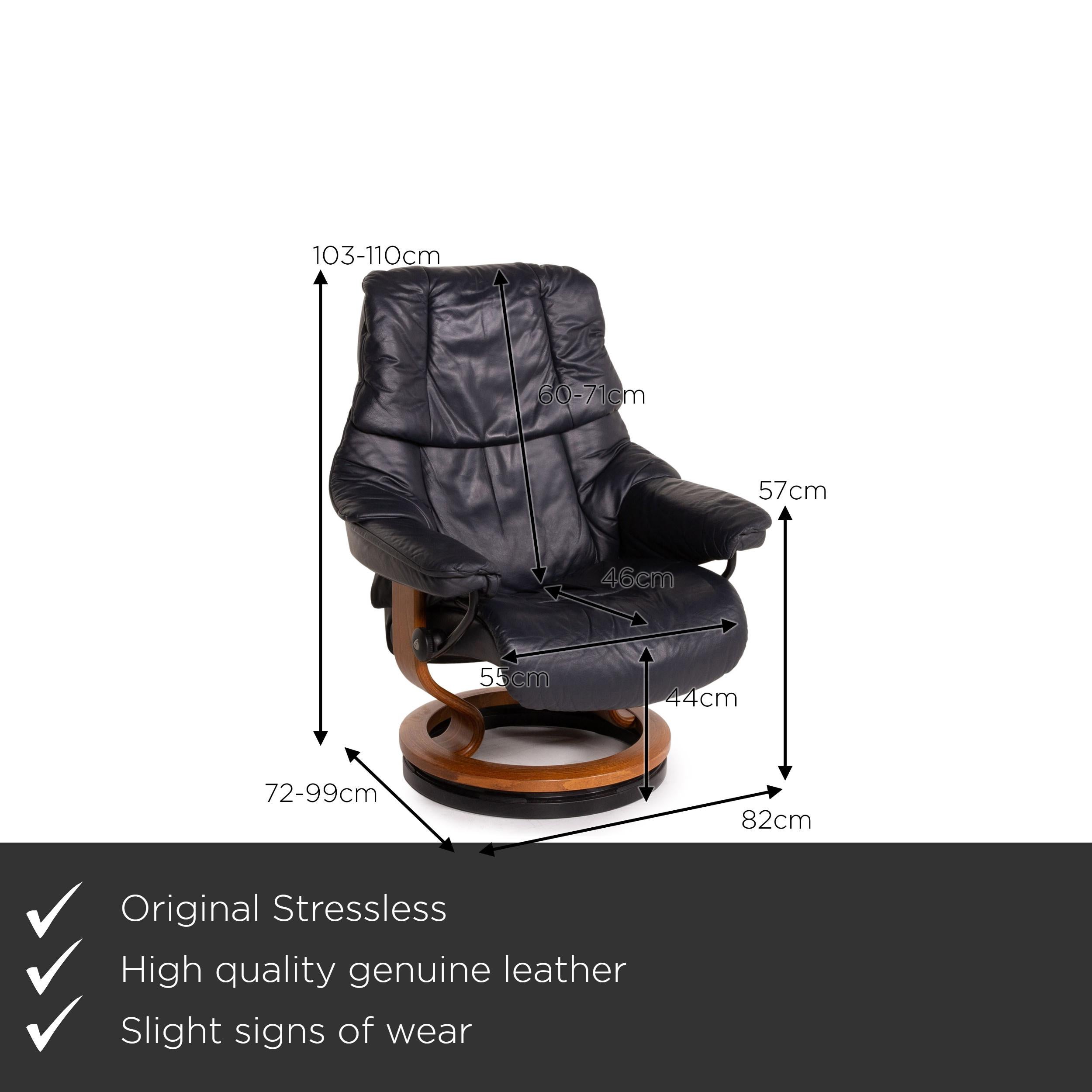 We present to you a stressless reno leather armchair incl. Stool dark blue blue relaxation function.

 

 Product measurements in centimeters:
 

Depth 72
Width 82
Height 103
Seat height 44
Rest height 57
Seat depth 46
Seat width