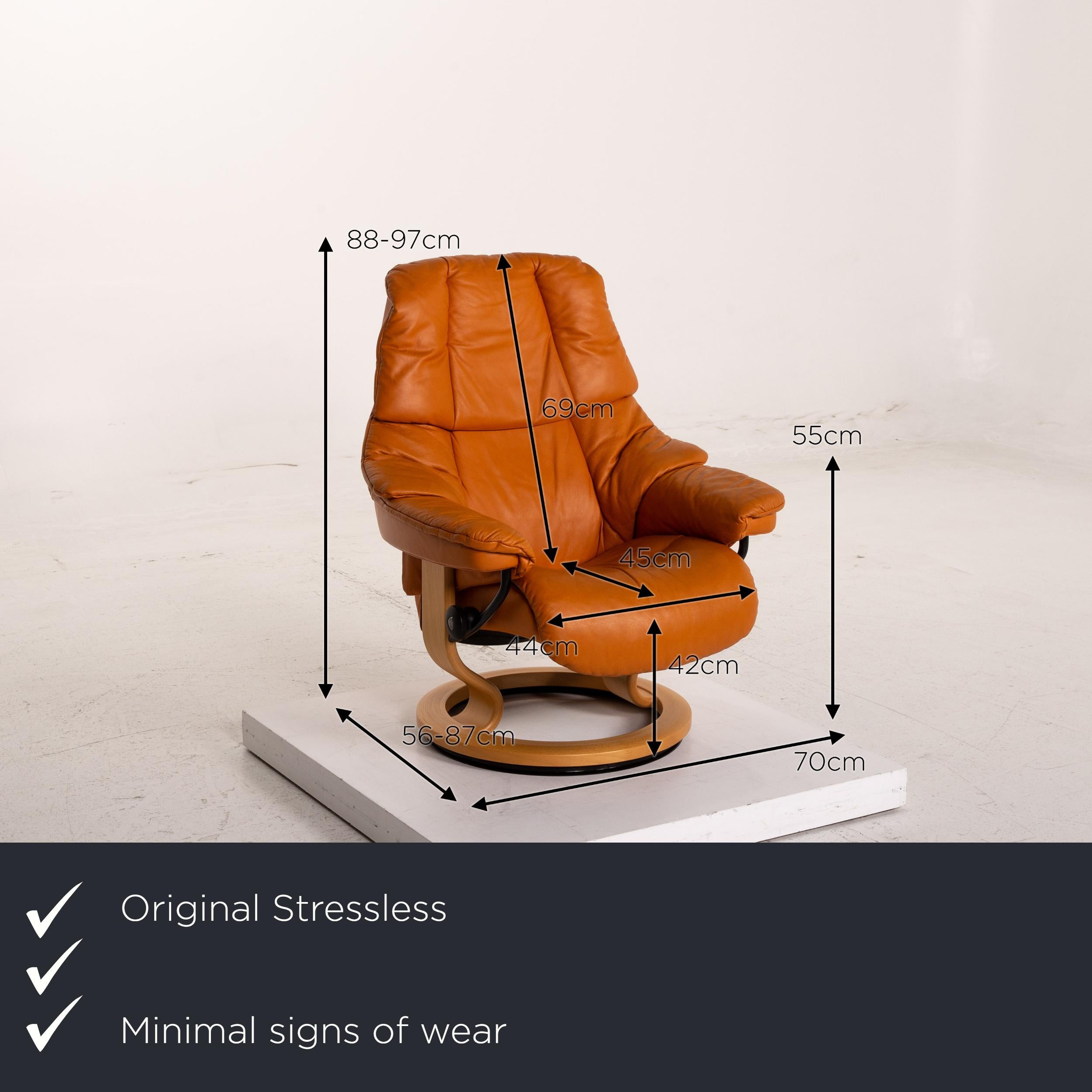 We present to you a Stressless Reno leather armchair orange relax function incl. Stool.
 

 Product measurements in centimeters:
 

Depth: 56
Width: 70
Height: 88
Seat height: 42
Rest height: 55
Seat depth: 45
Seat width: 44
Back