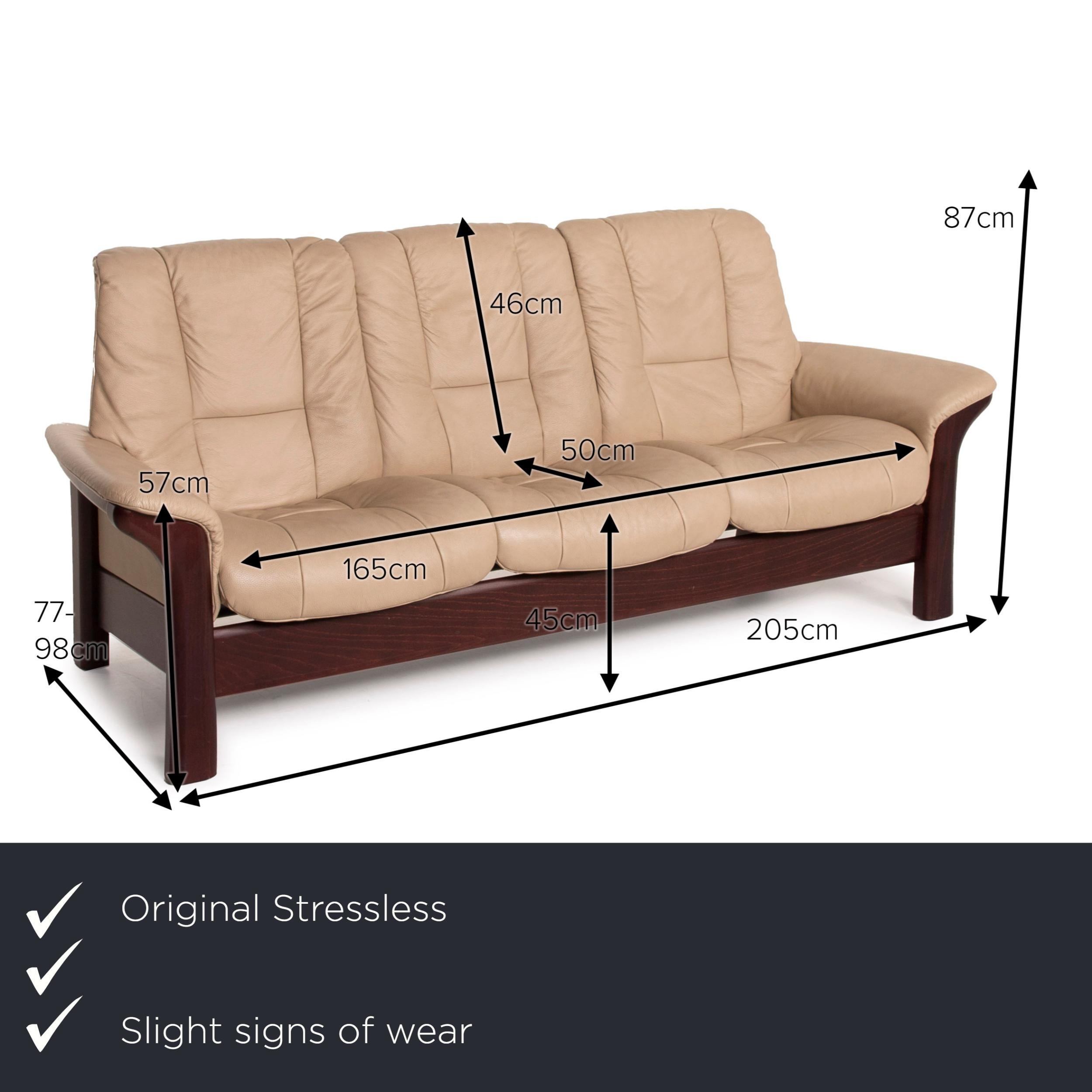 We present to you a Stressless Windsor leather sofa beige three-seater relax function.

Product measurements in centimeters:

Depth 77
Width 205
Height 87
Seat height 45
Rest height 57
Seat depth 50
Seat width 165
Back height