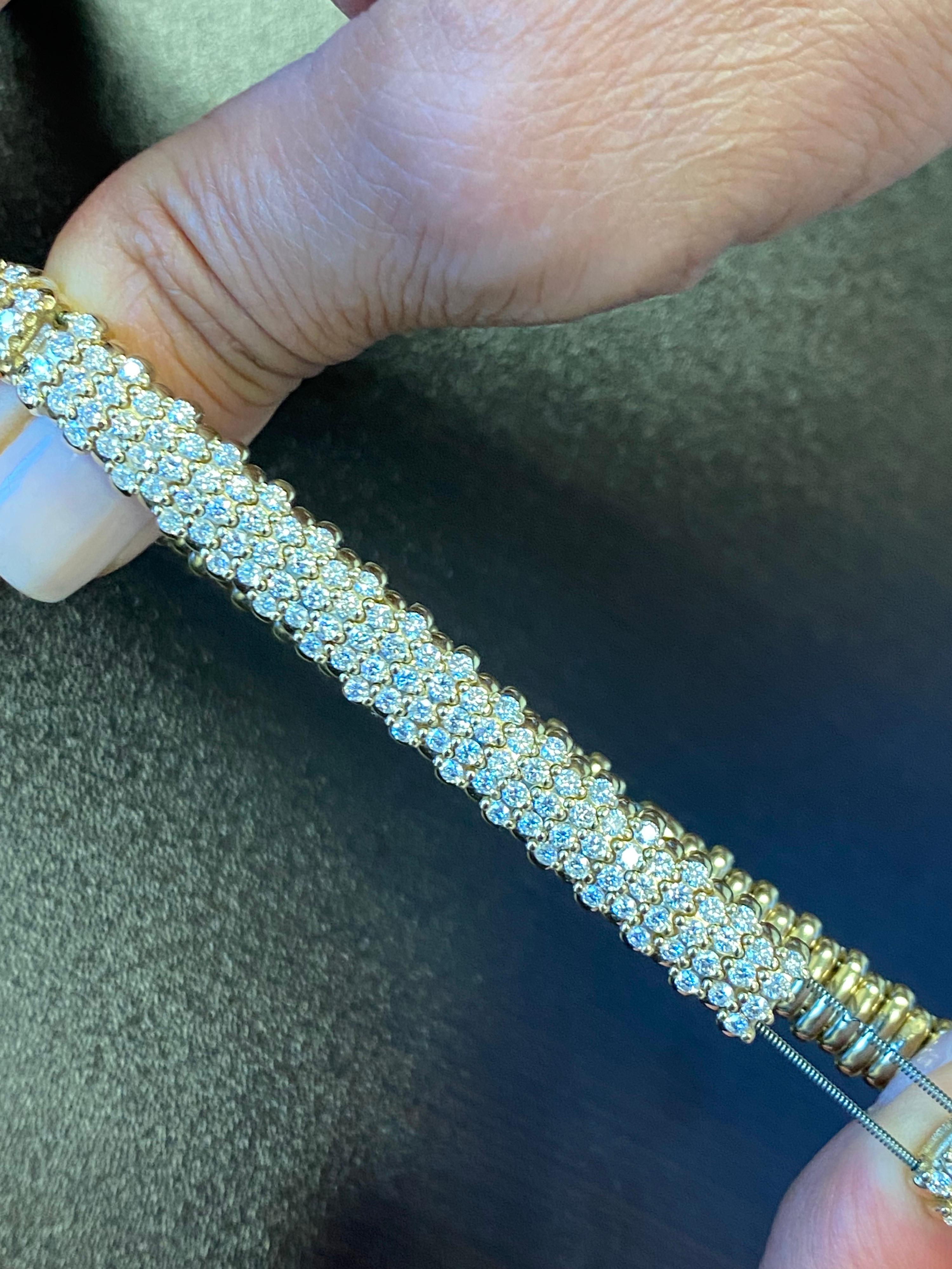 Bracelet jonc flexible en diamants extensibles de 5,30 carats en vente 2