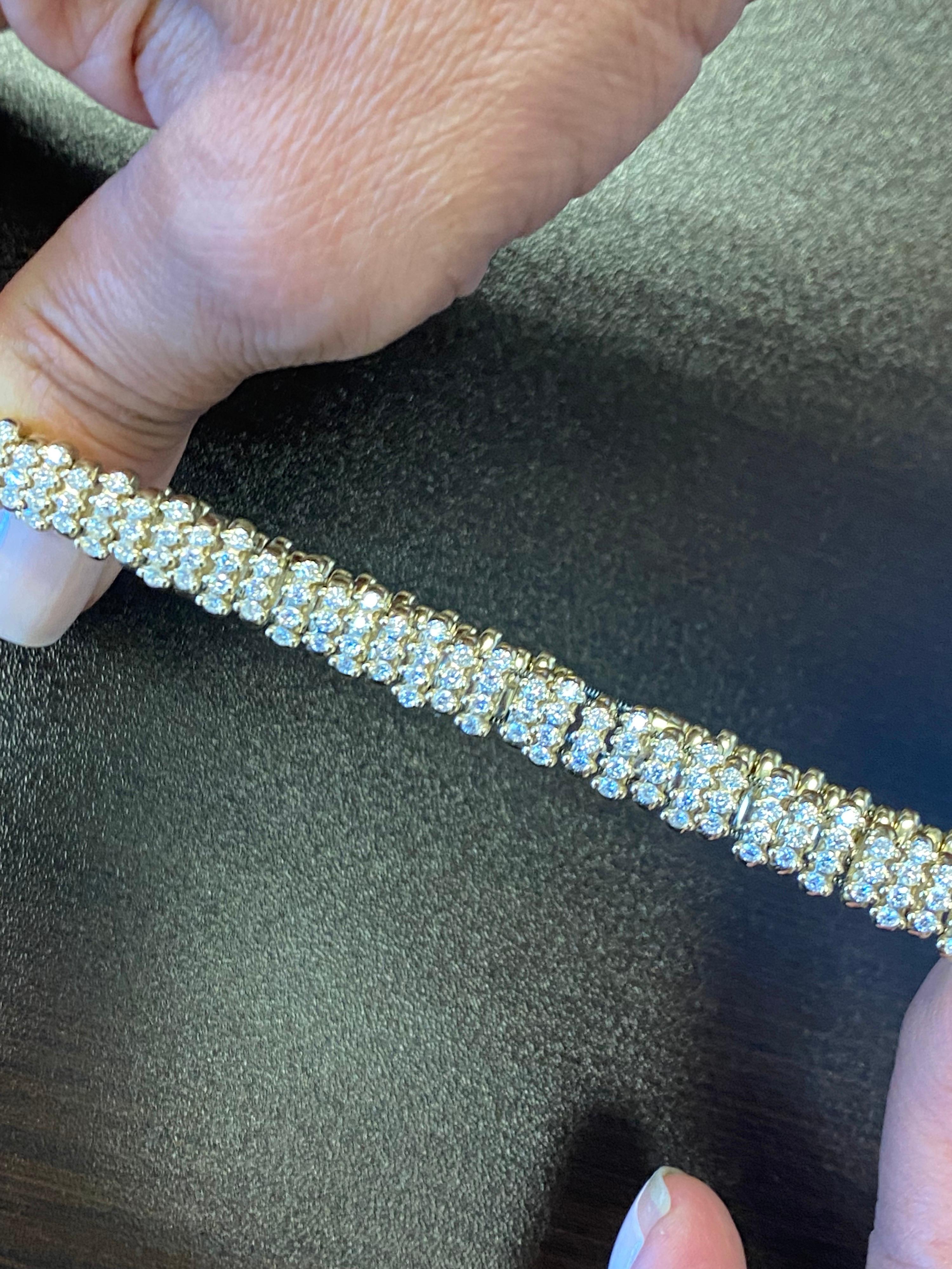 Bracelet jonc flexible en diamants extensibles de 5,30 carats en vente 3