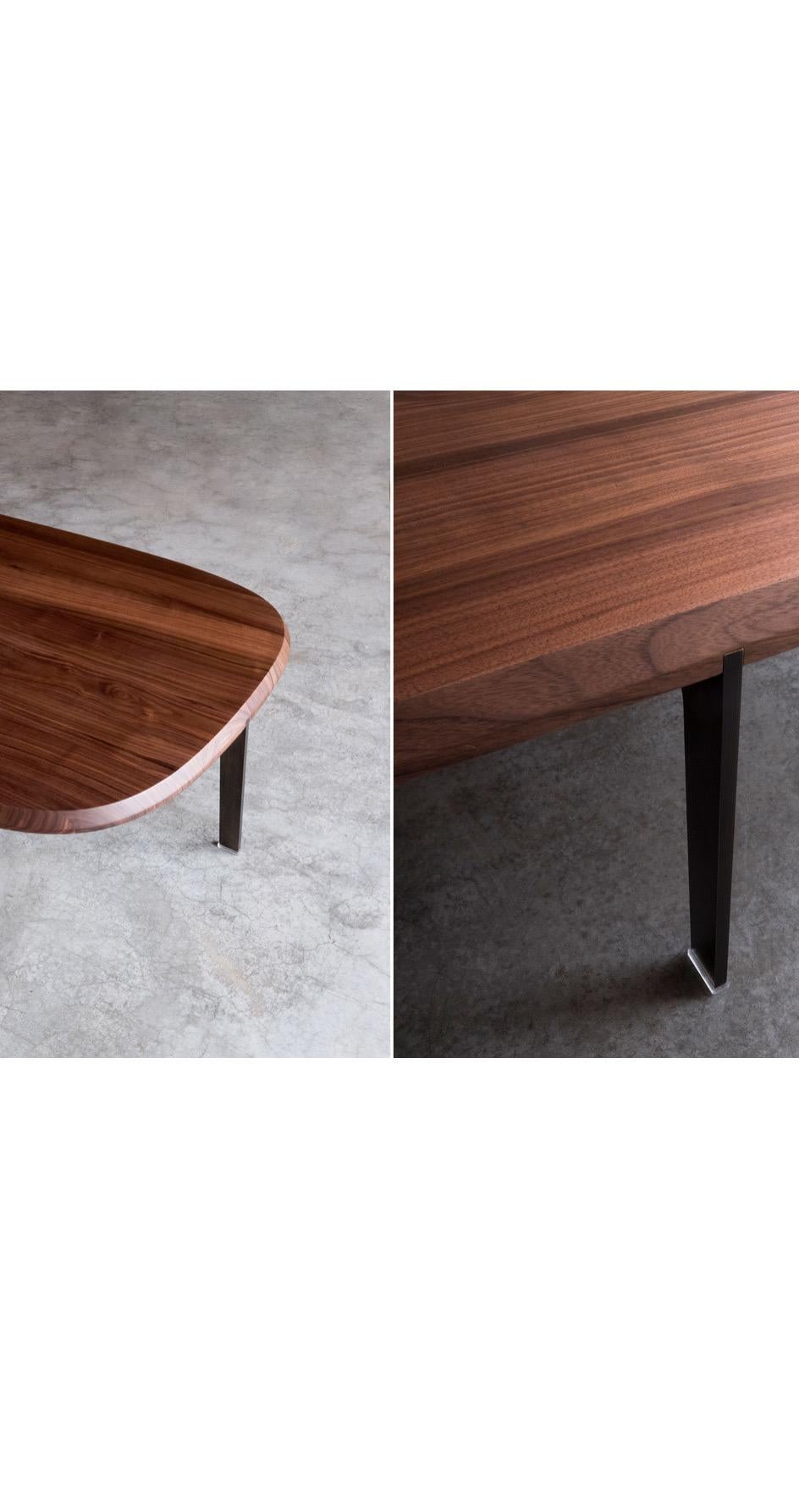 Stricking Table basse moderne danoise en noyer massif et bronze par Niels Bendtsen en vente 1