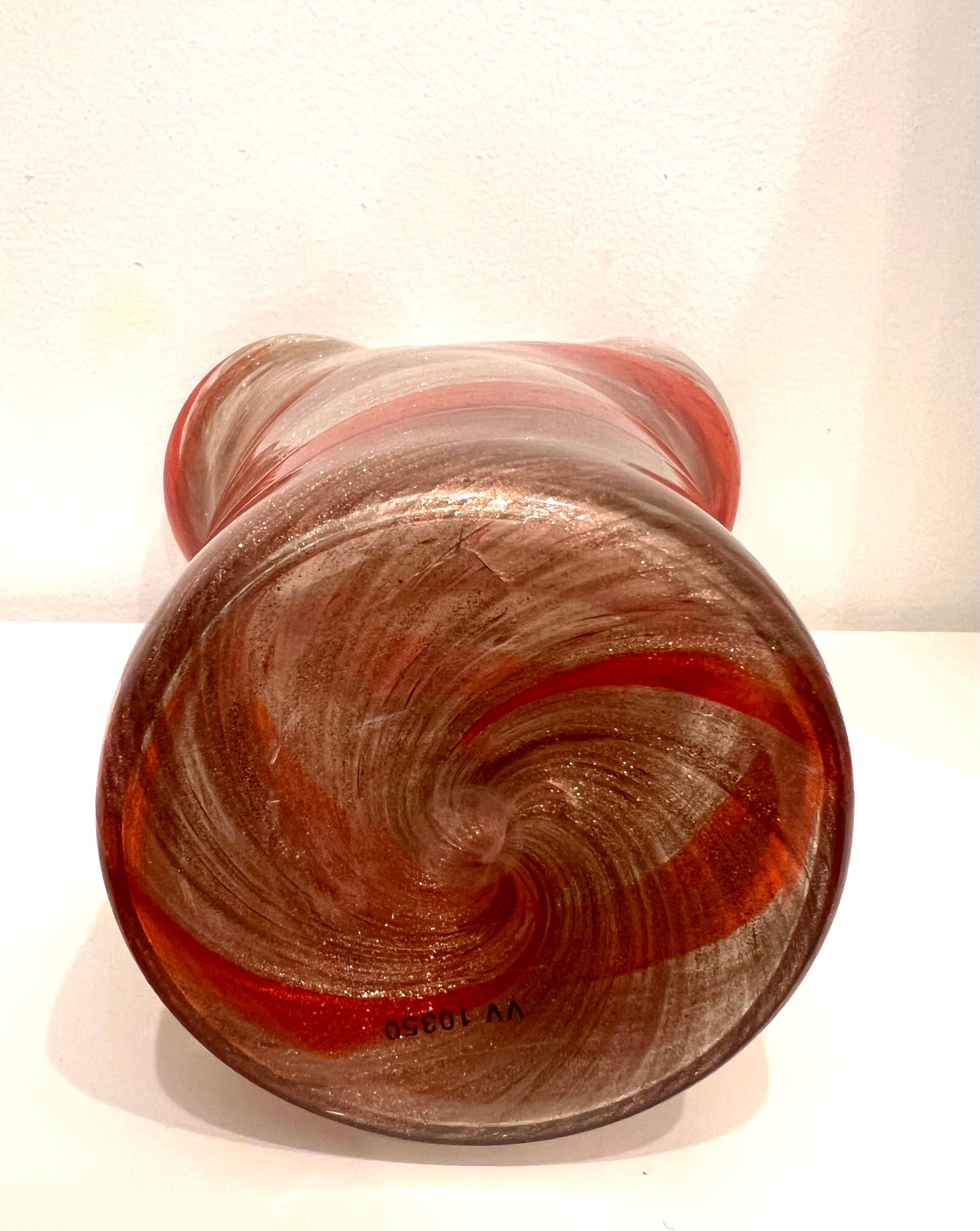 Stricking Ribbon Murano Glass Vase by Fratelli Toso Red Spiral & Avventurine For Sale 1