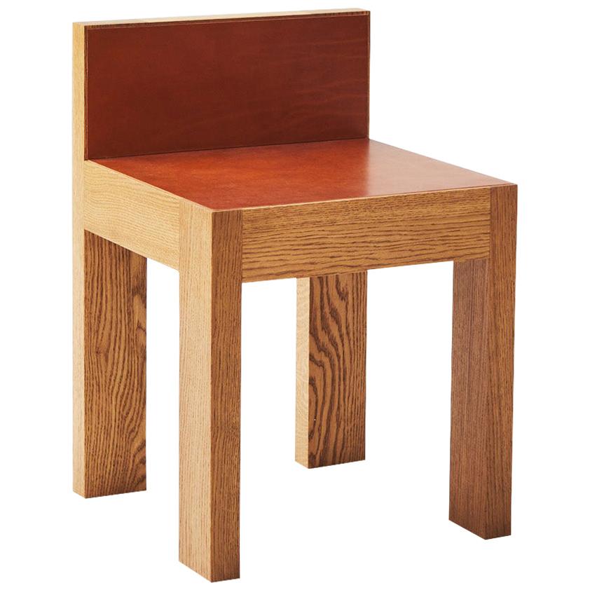 Petit tabouret strié en chêne/cuir de Louise Liljencrantz