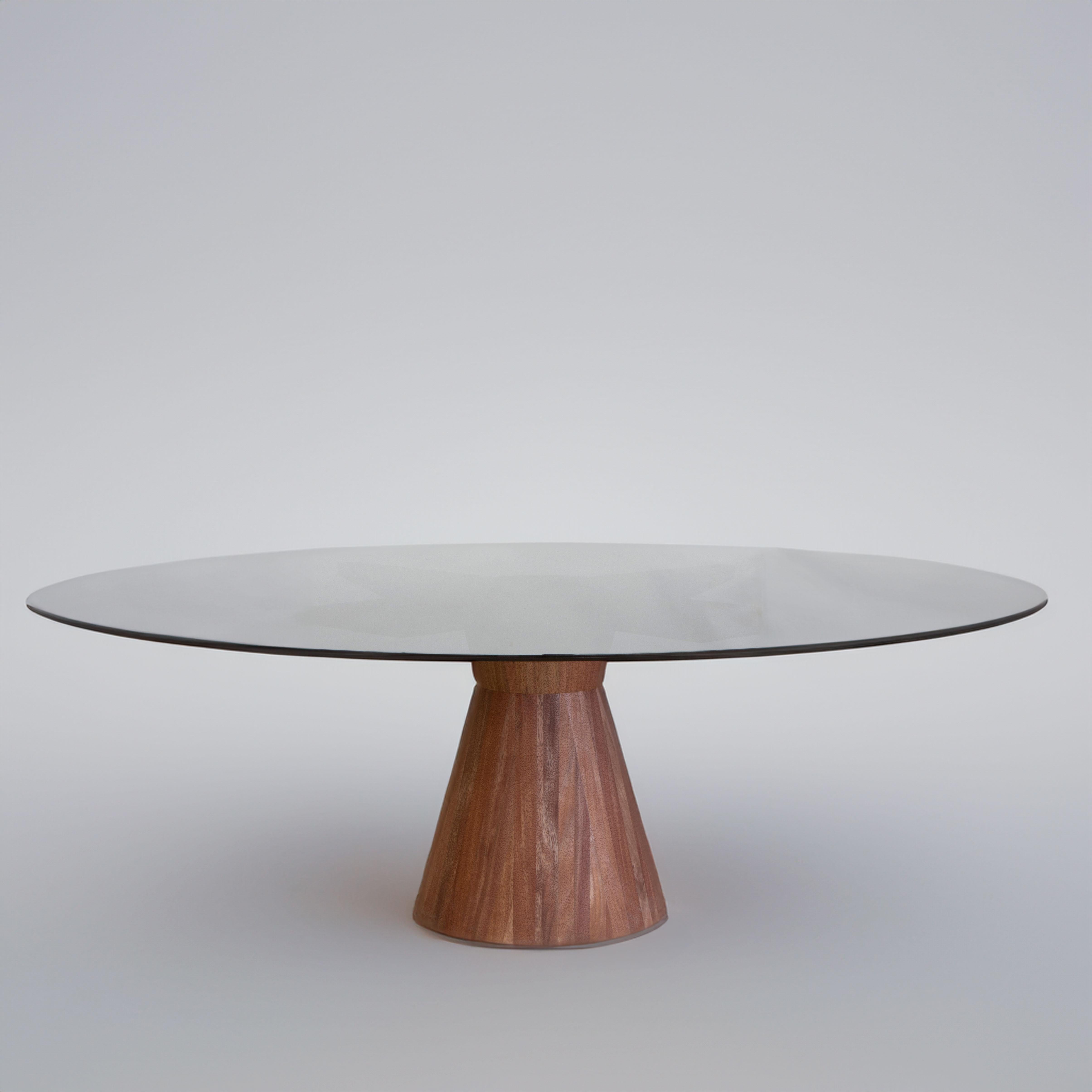Brutalisme Affinis, table de salle à manger en bois massif et verre de Ricardo Rodriguez Elias en vente