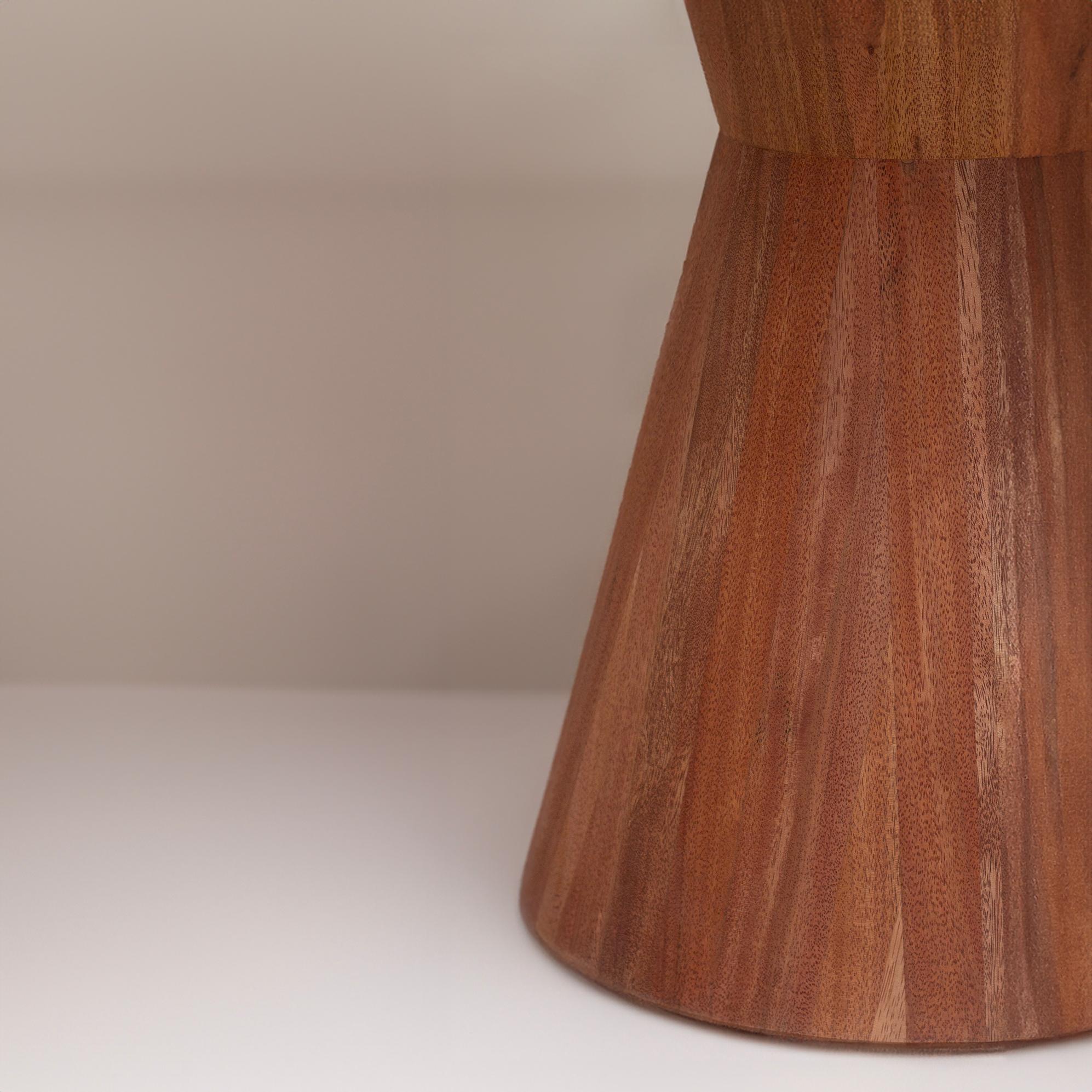 Mexicain Affinis, table de salle à manger en bois massif et verre de Ricardo Rodriguez Elias en vente