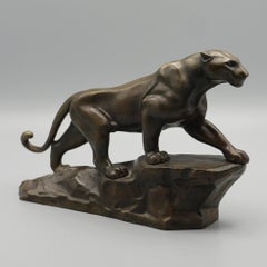 Una scultura in bronzo Art Deco di Arthur Dupagne: 'Pantera che cammina'.
