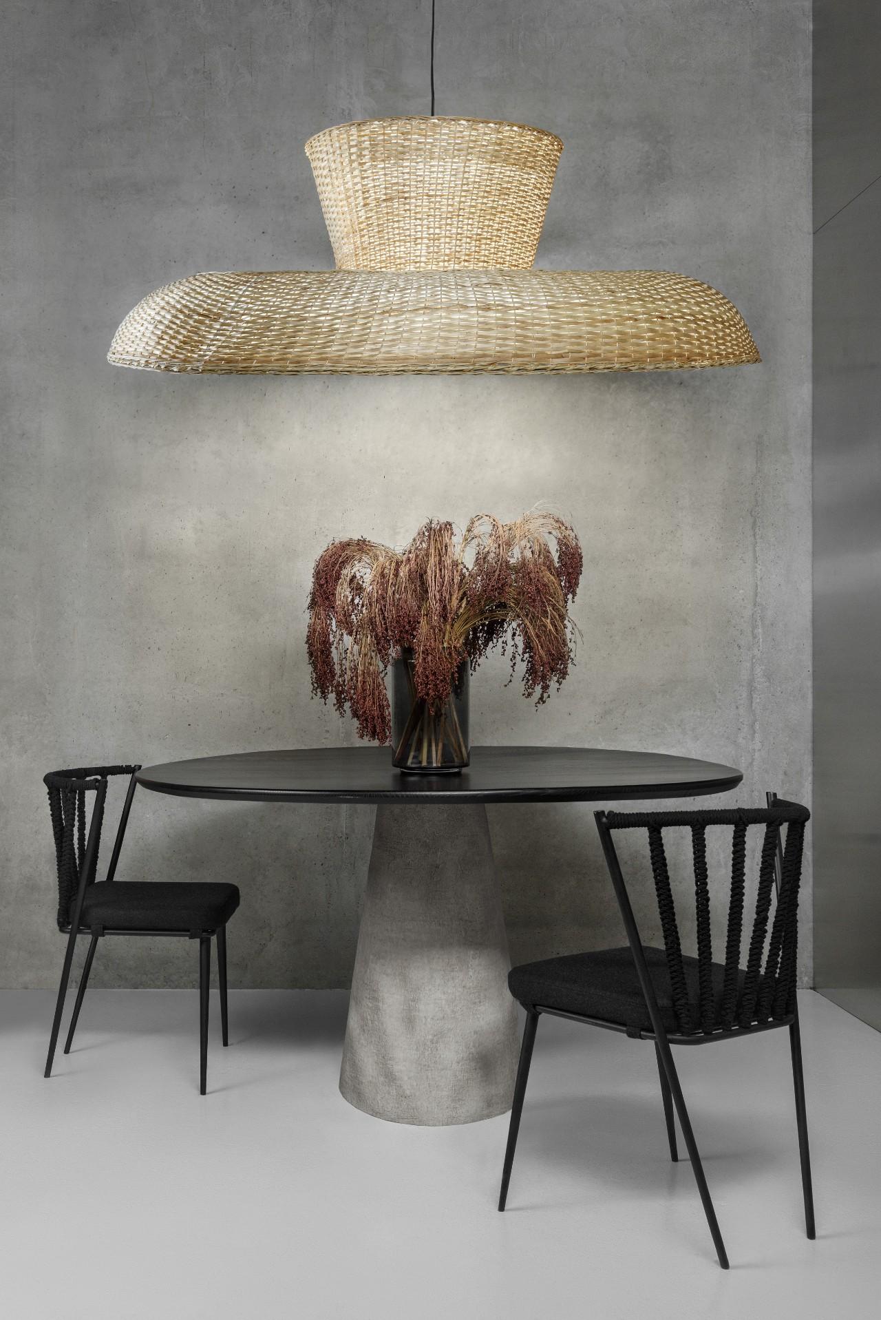 XXI secolo e contemporaneo STRIKHA lampada a sospensione media D 47 in. (1200 mm) in vendita