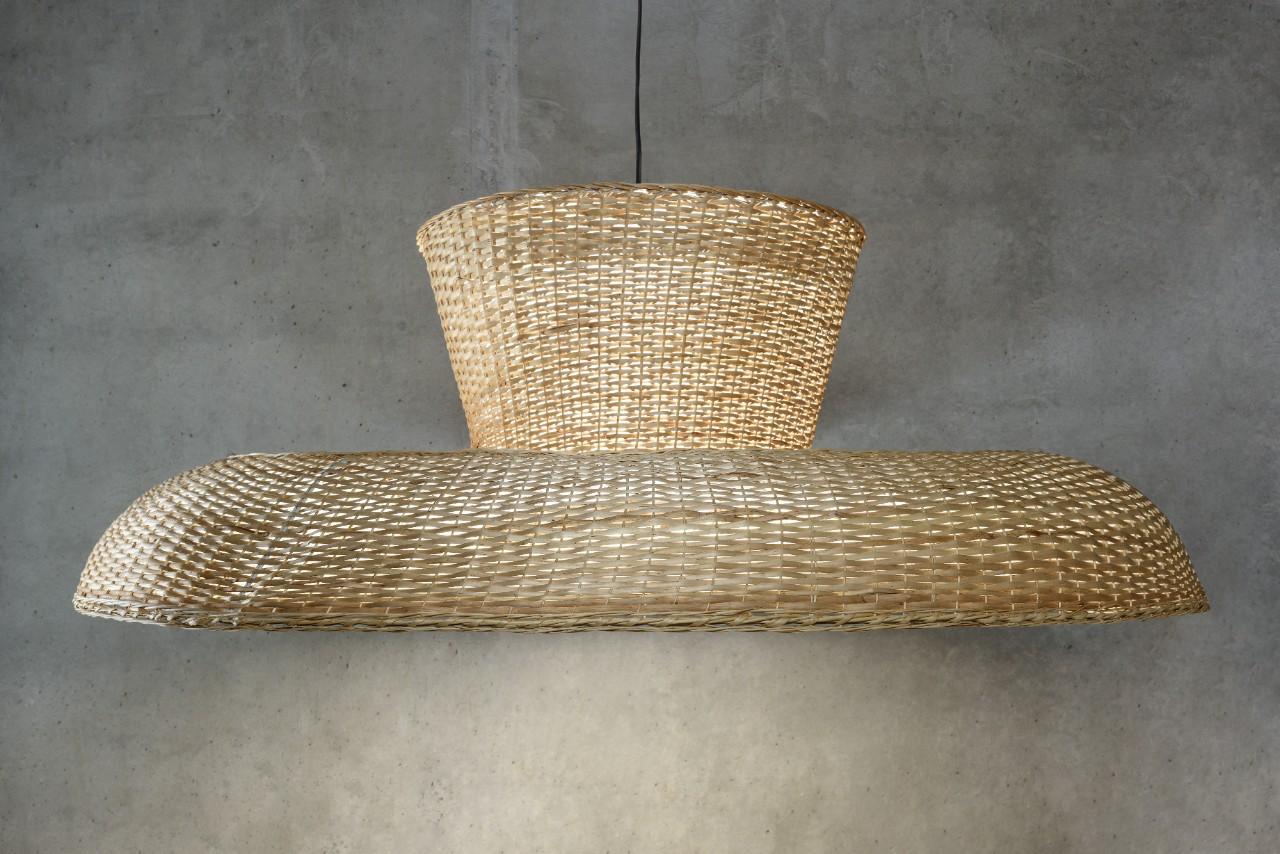 Ucraino Lampada a sospensione piccola STRIKHA D 35 in. (900 mm) in vendita