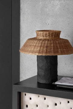 Lámpara de mesa STRIKHA