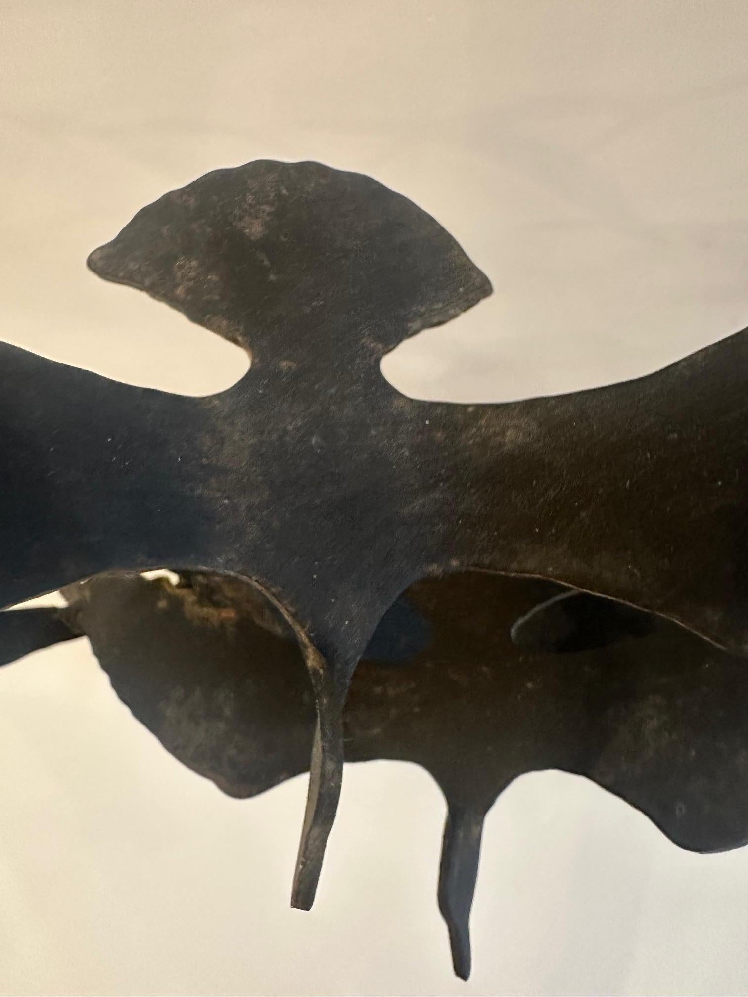 Metà XX secolo Scultura brutalista con uccelli in volo in vendita