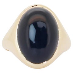 Striking 10.88 Carat Oval Cabochon Cut Onyx Ring in 18K Yellow Gold
