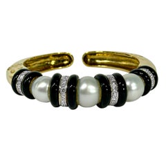 Striking 18K Yellow Gold South Sea Pearl, Onyx And Diamond Bracelet