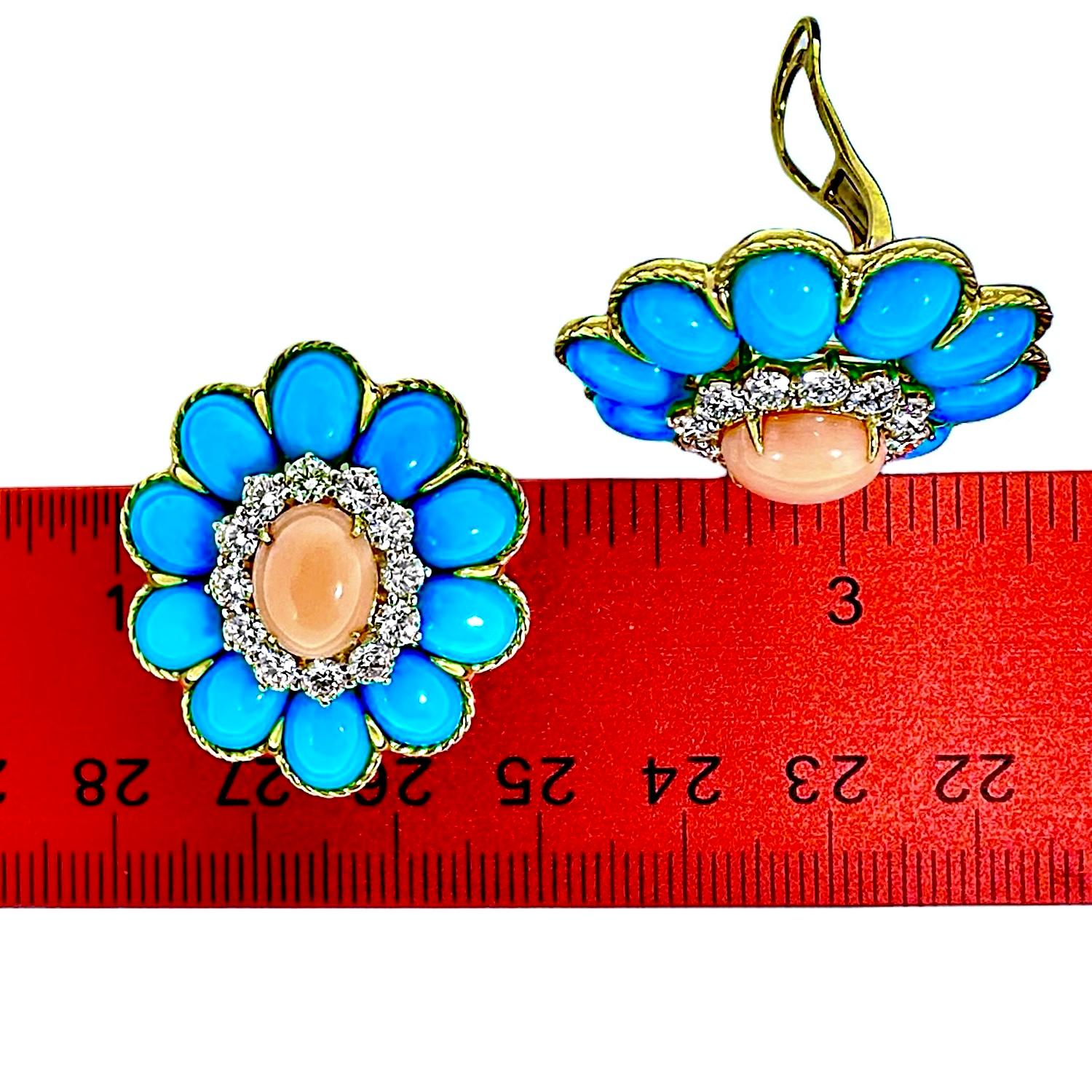 Auffällige Ohrringe aus 18 Karat Gelbgold Vintage Engelshaut Koralle, Türkis & Diamant Damen im Angebot