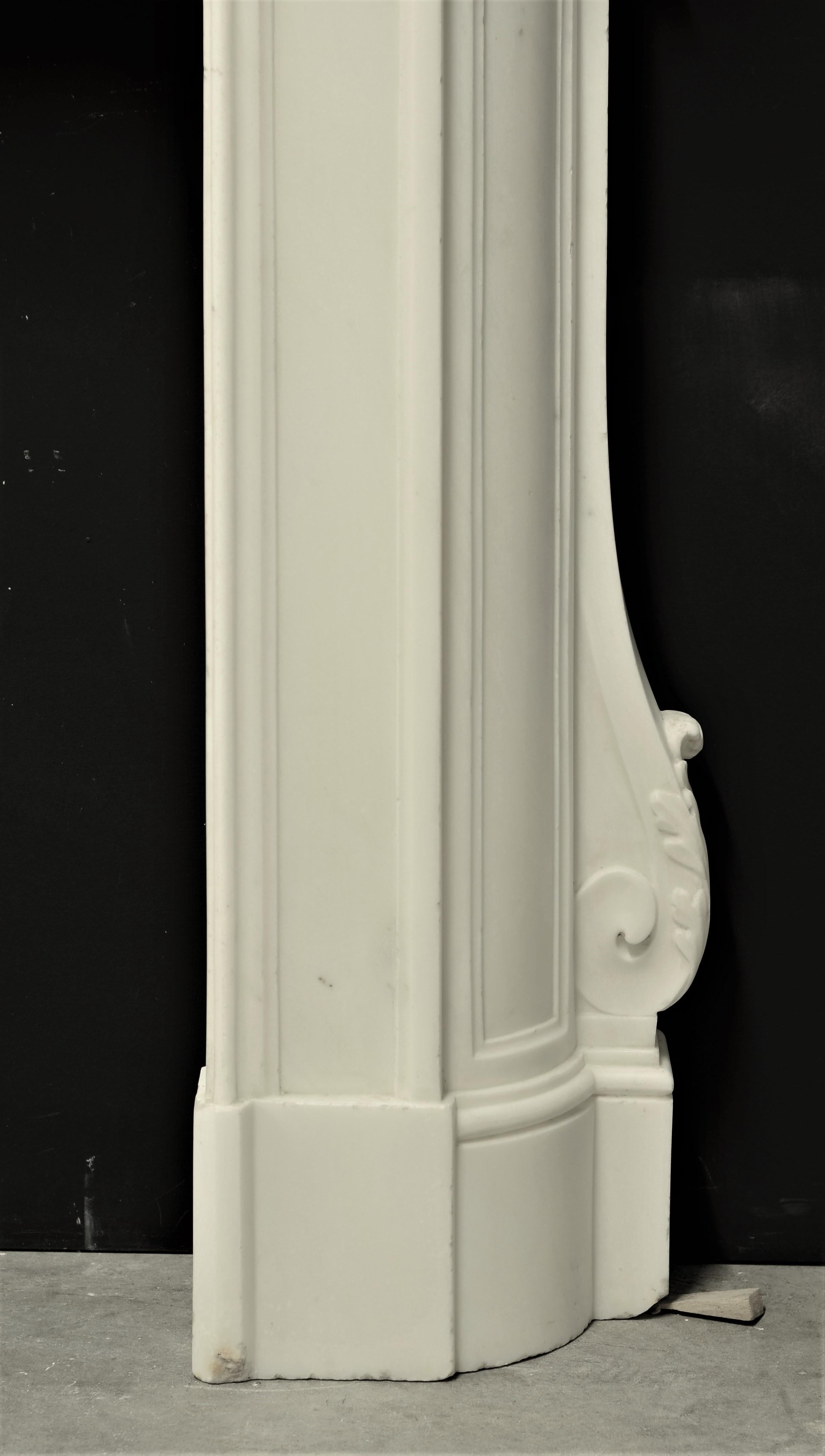 Striking 18th Century Italian Baroque Fireplace Mantel in Statuary Marble For Sale 6