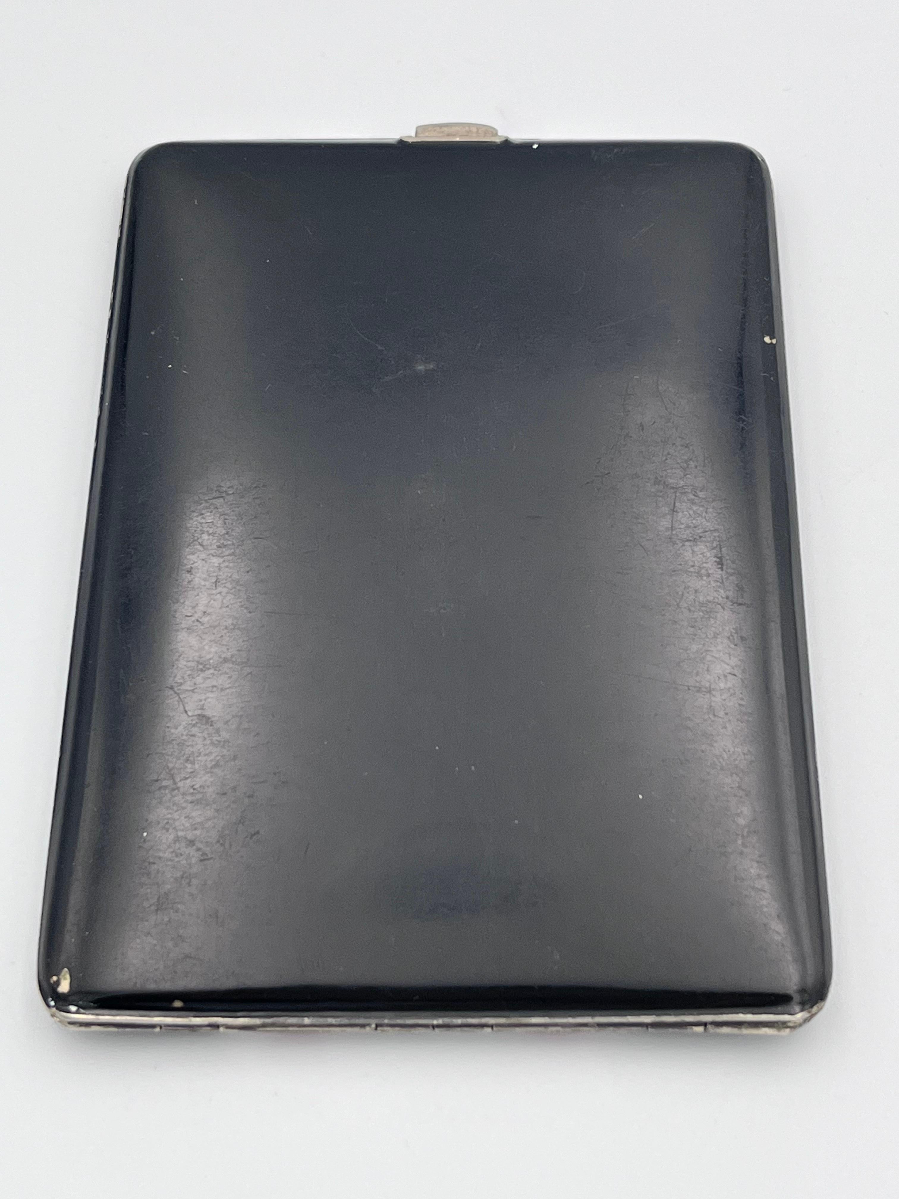 Straordinario portasigarette Art Deco del 1920 con guscio d'uovo in smalto rosso e nero in vendita 5