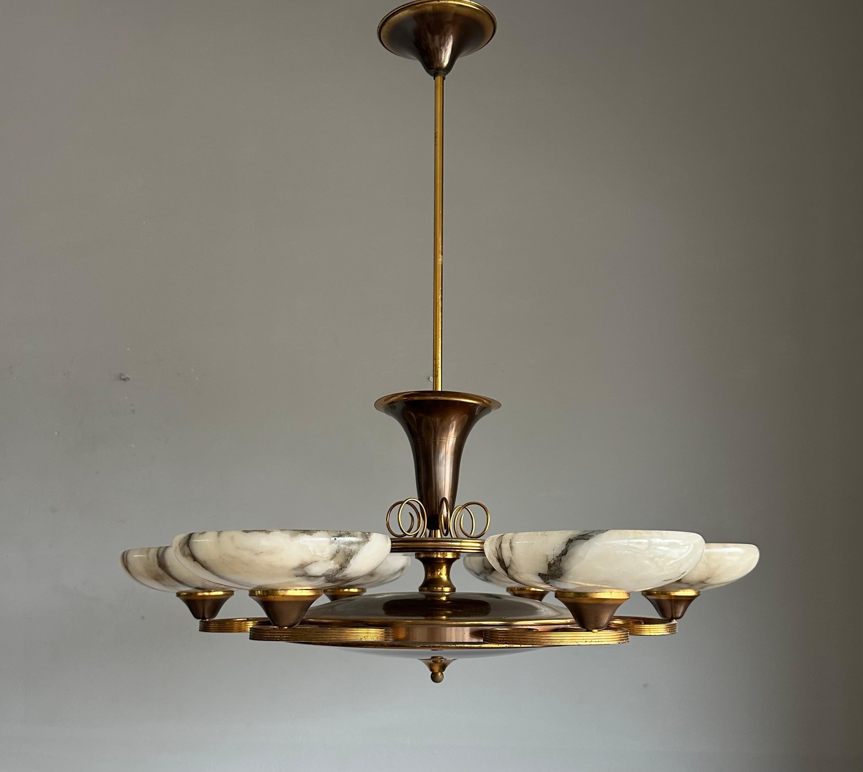 Lampadario a 6 luci Art Deco anni '30/50, Eleganza di Alabastro e Ottone in vendita 4