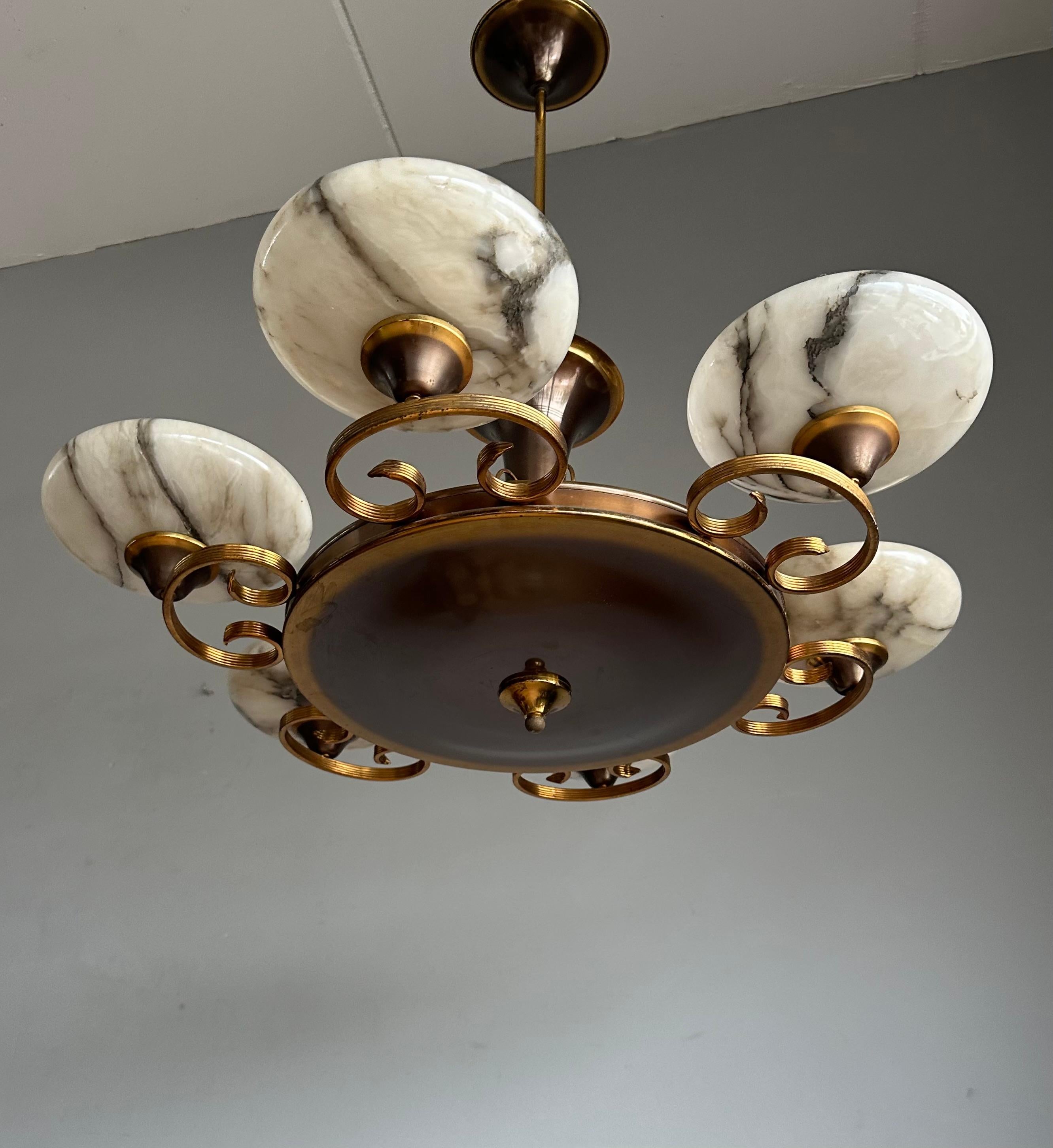 Lampadario a 6 luci Art Deco anni '30/50, Eleganza di Alabastro e Ottone in vendita 5