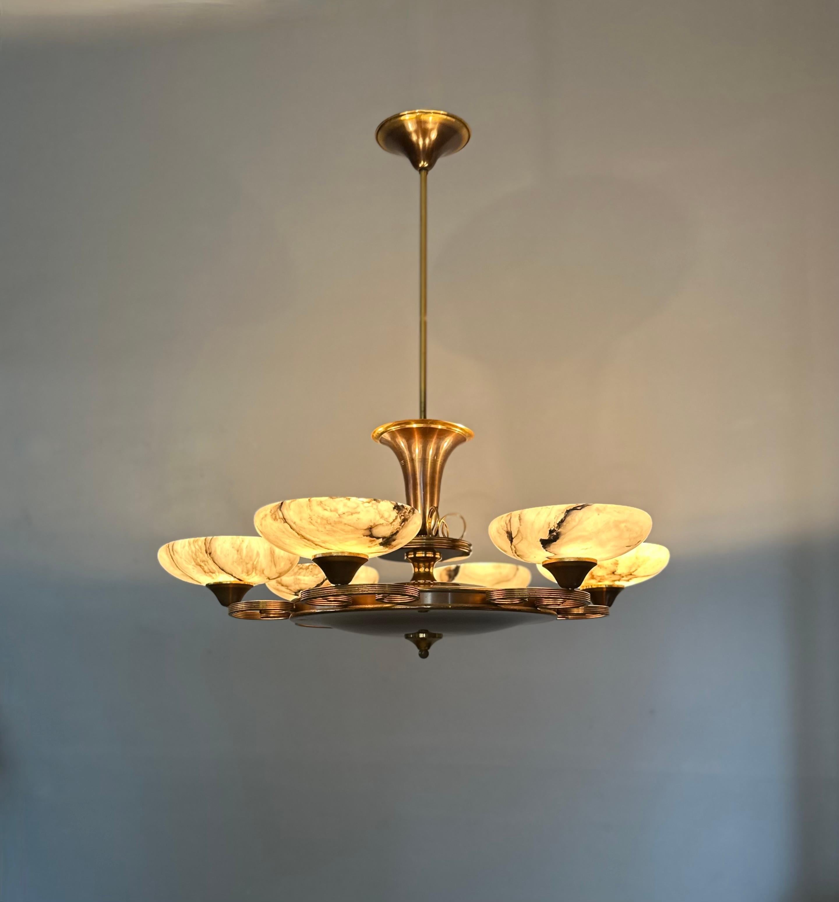 Lampadario a 6 luci Art Deco anni '30/50, Eleganza di Alabastro e Ottone in vendita 10