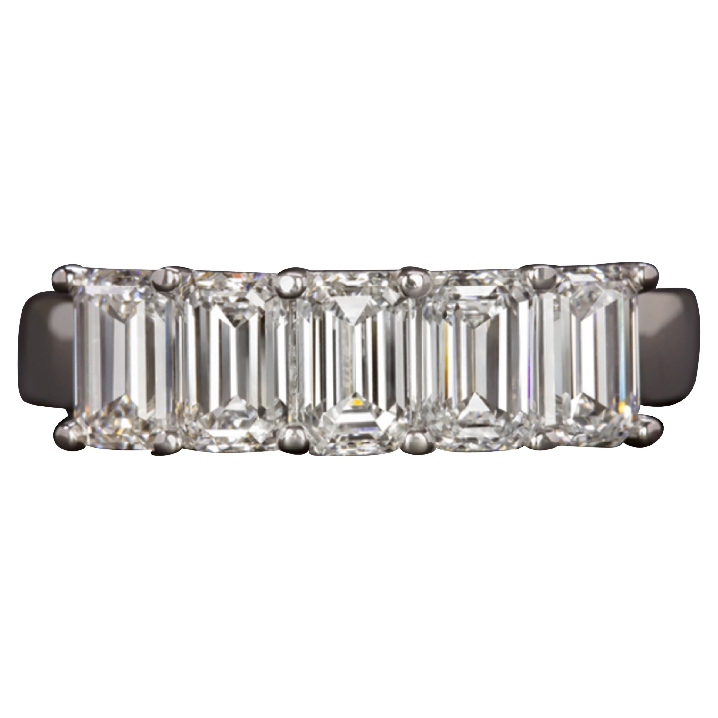 Bague à anneau en diamants taille émeraude de 2 carats