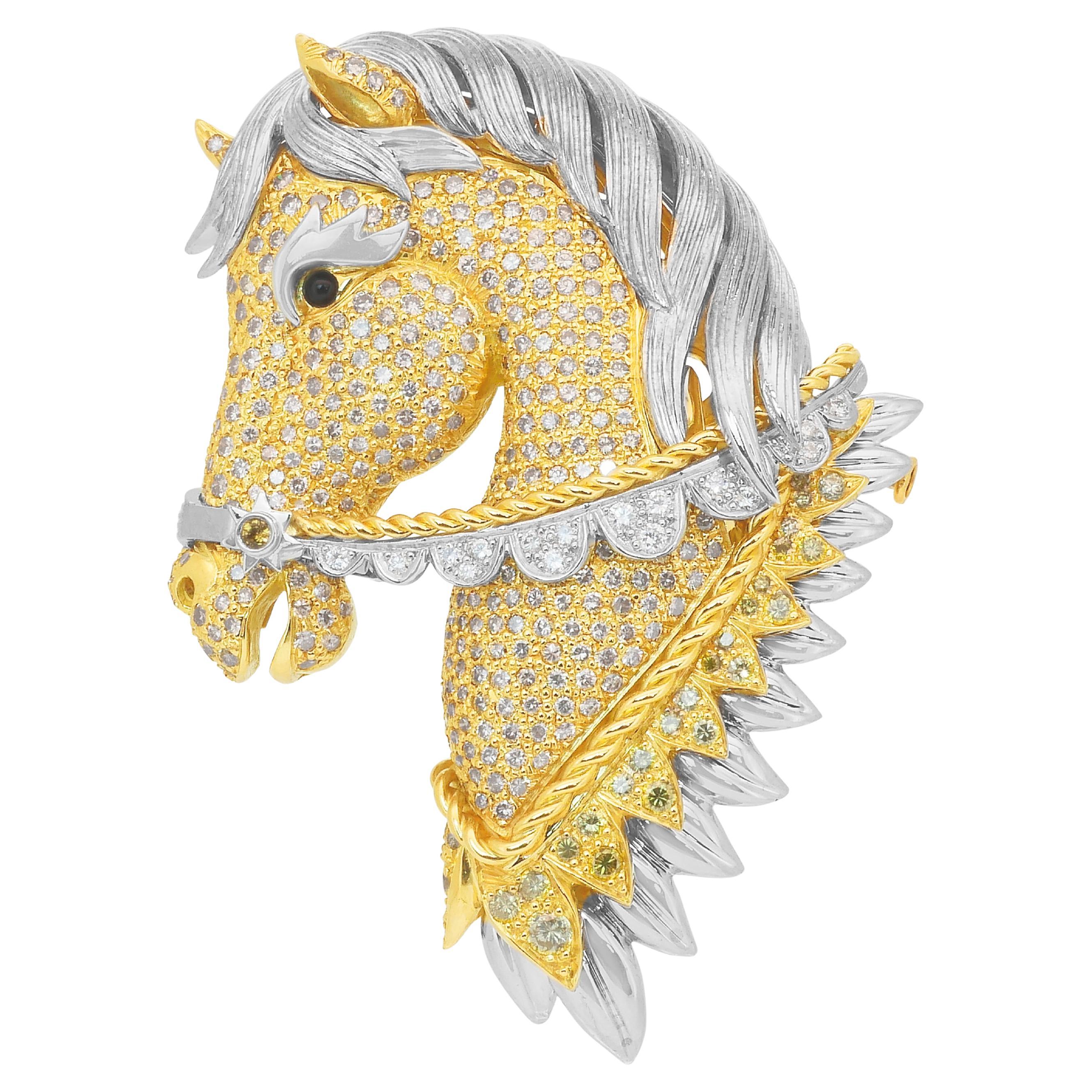 Broche en or jaune 18 carats et platine avec 4,21 carats d
onyx et de diamants en vente