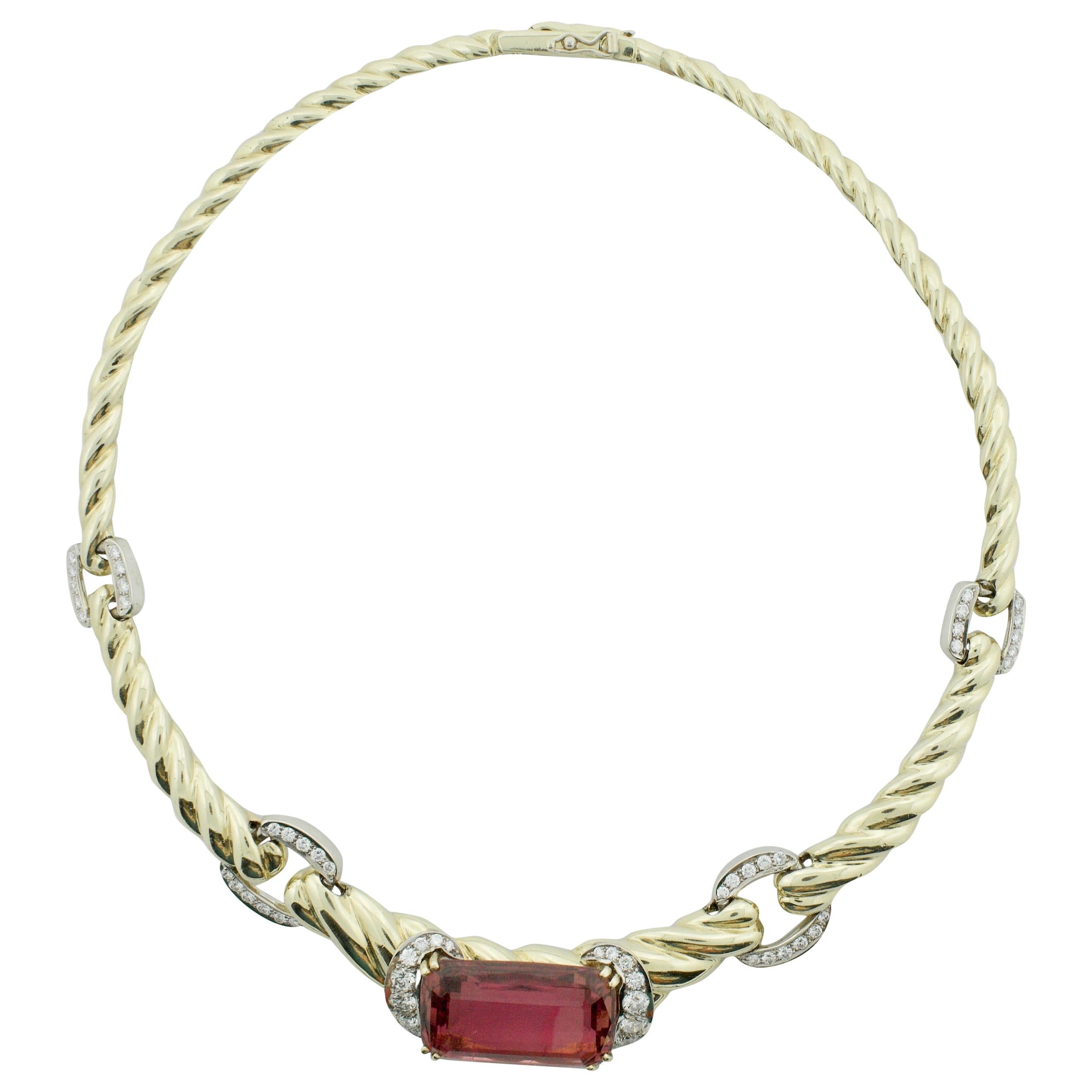 Strepitosa tormalina da 45,00 carati e diamante in oro giallo da 18 carati