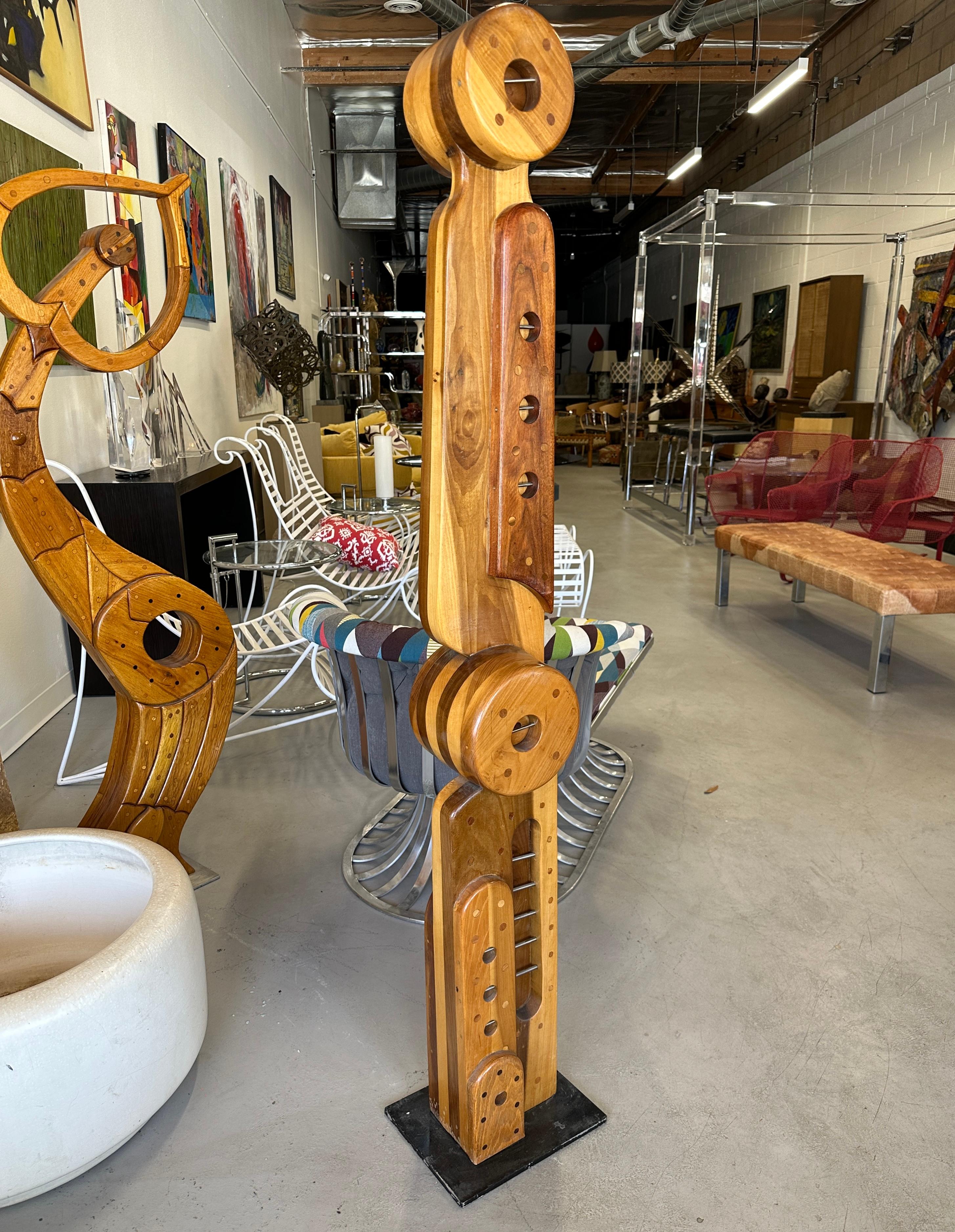 Striking Abstract Wood Sculpture by Ed Hart In Good Condition For Sale In Palm Springs, CA