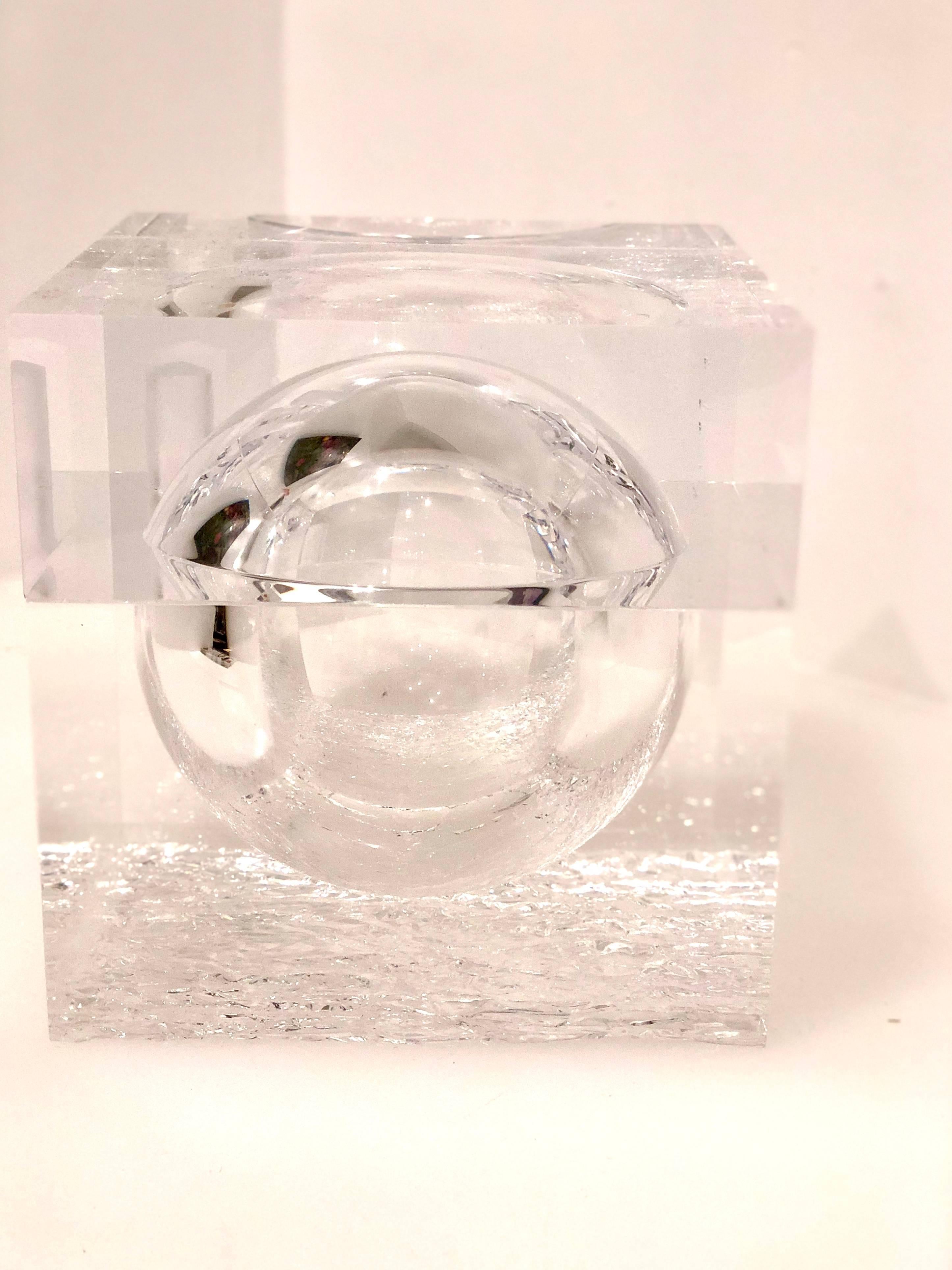 Alessandro Albrizzi ice bucket with rough base. Designed as a clear acrylic or Lucite cube. Features also include a removable top. The ice bucket its in great condition no chips or cracks.