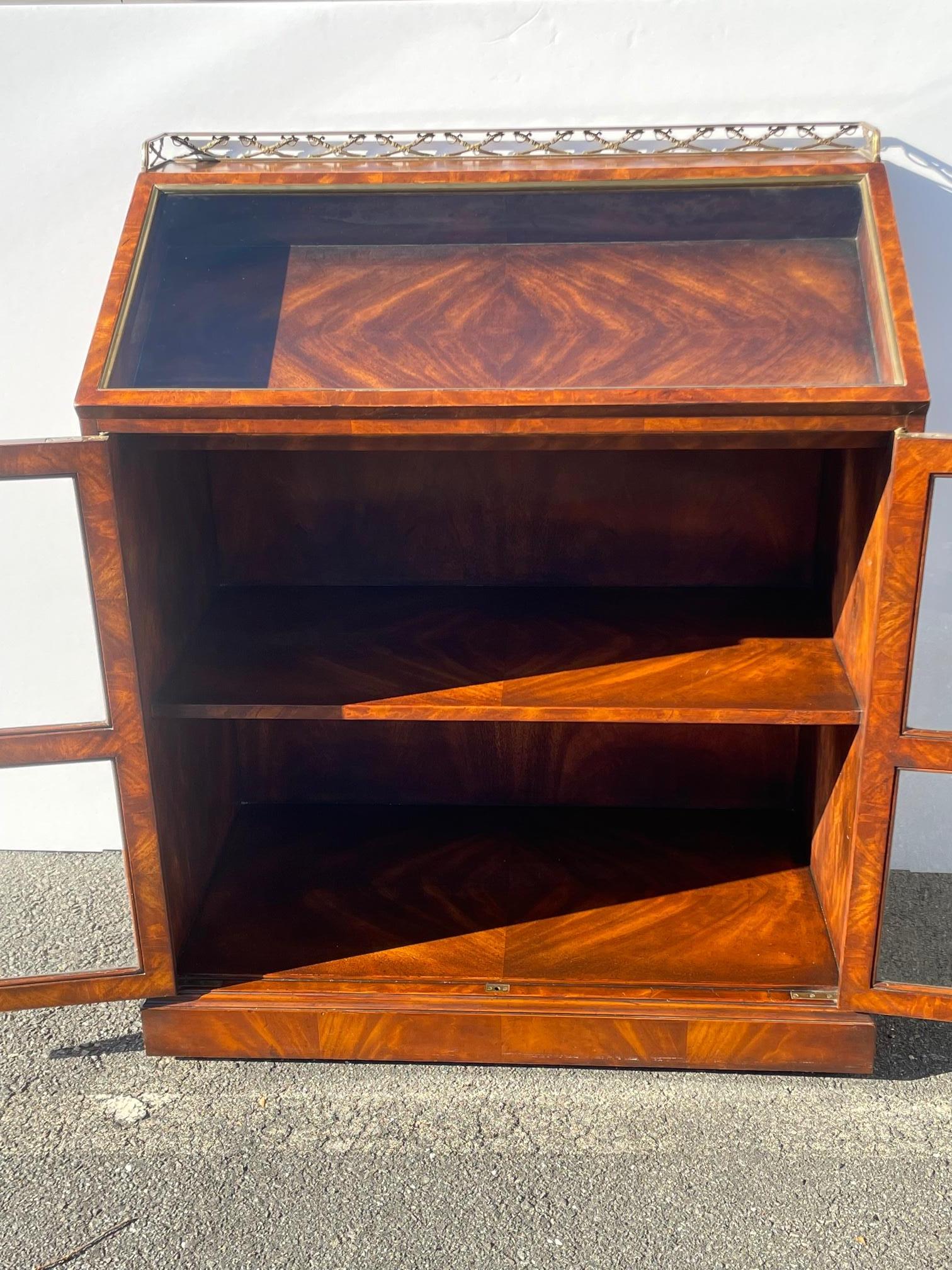 Striking Althorp Collection Mahogany and Brass Bachelor's Chest and Book Cabinet 3