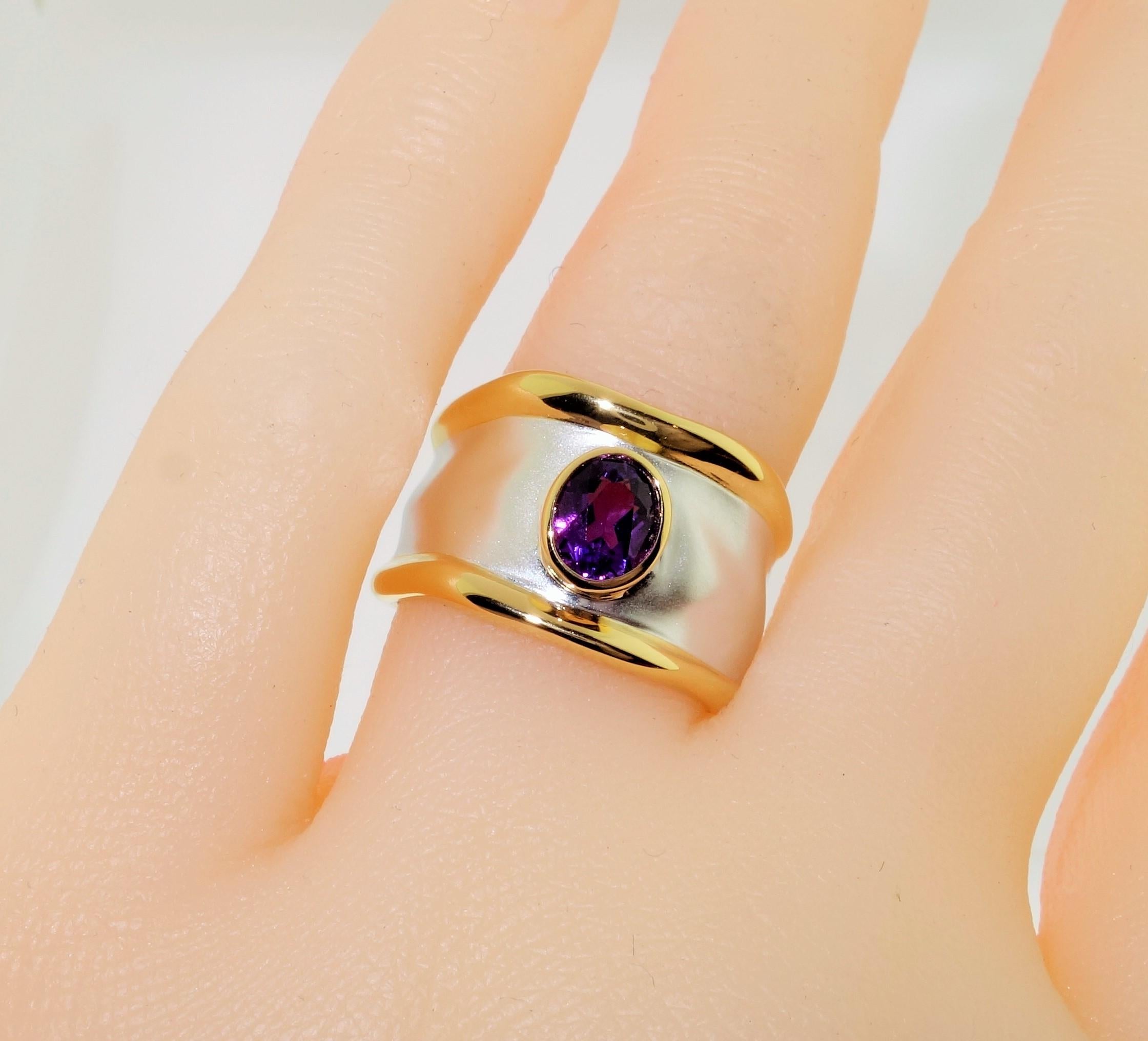 Modern Striking Amethyst Solitaire Cocktail Sterling Silver Ring Estate Fine Jewelry For Sale