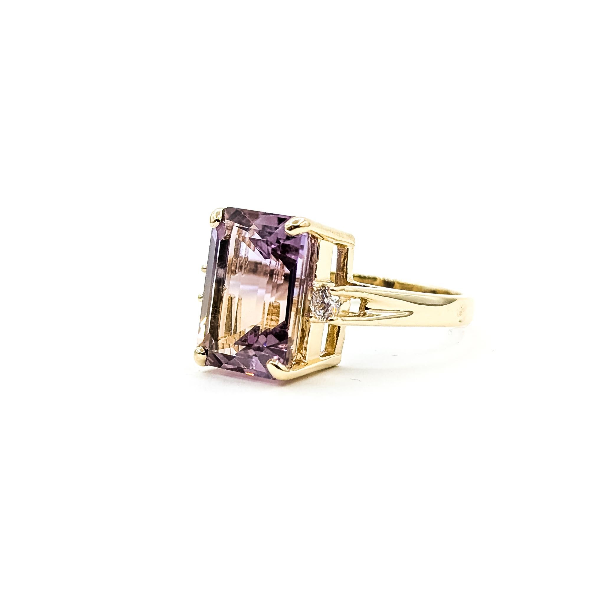 Contemporain Striking Ametrine & Diamond Cocktail Ring in 14k Yellow Gold en vente