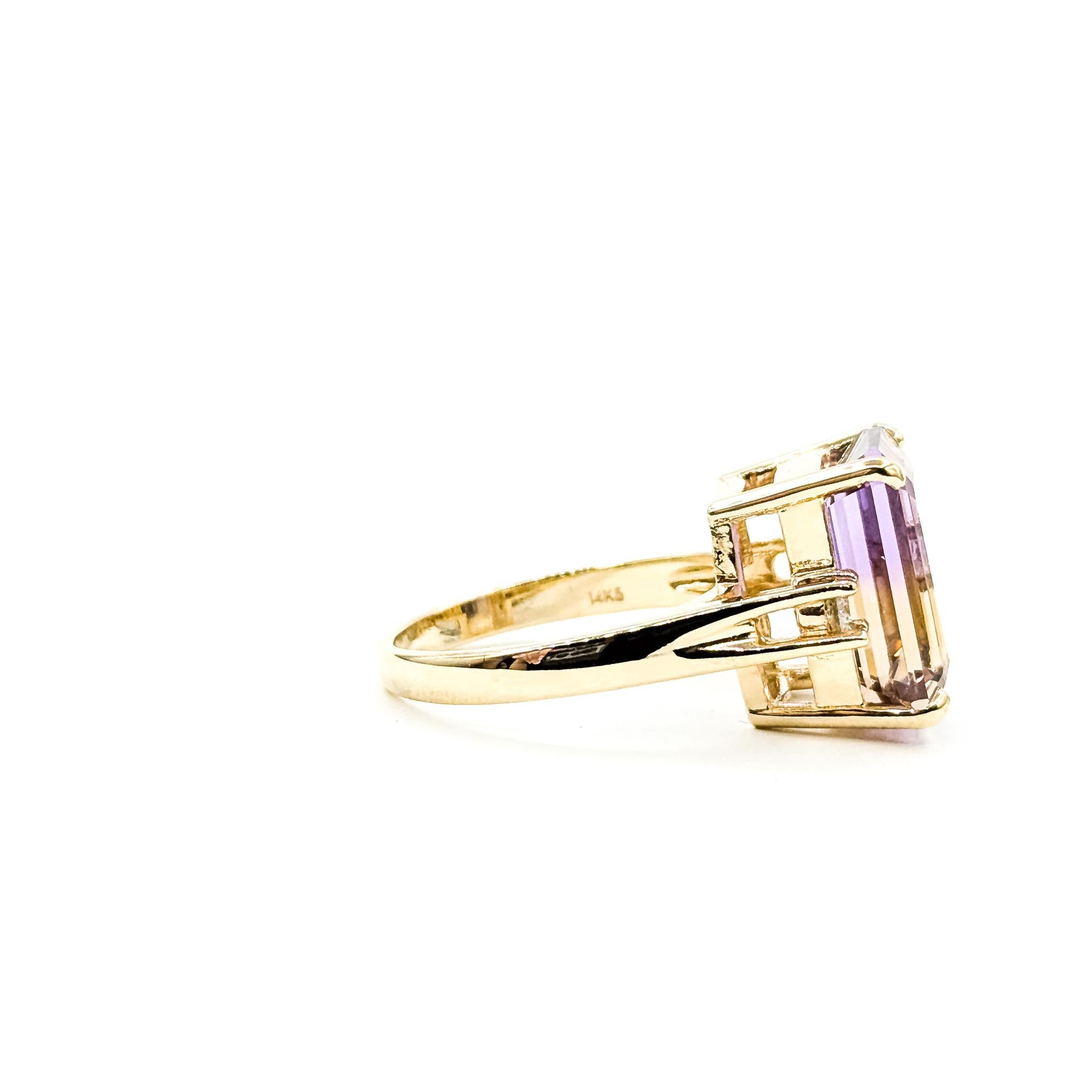 Striking Ametrine & Diamond Cocktail Ring in 14k Yellow Gold en vente 1