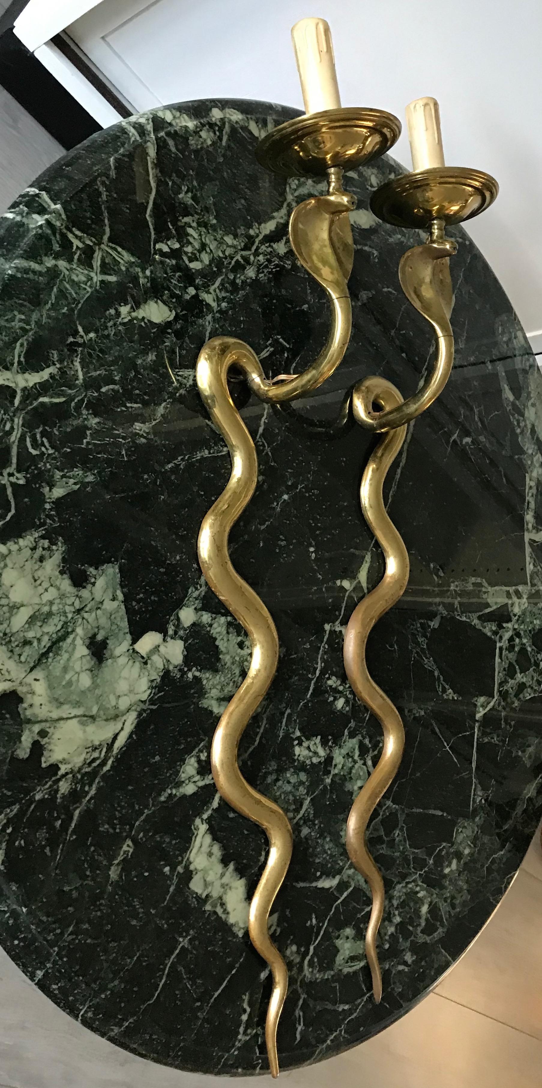 Striking and Stylish Midcentury Pair of Hollywood Regency Cobra / Snake Sconces In Good Condition In Lisse, NL