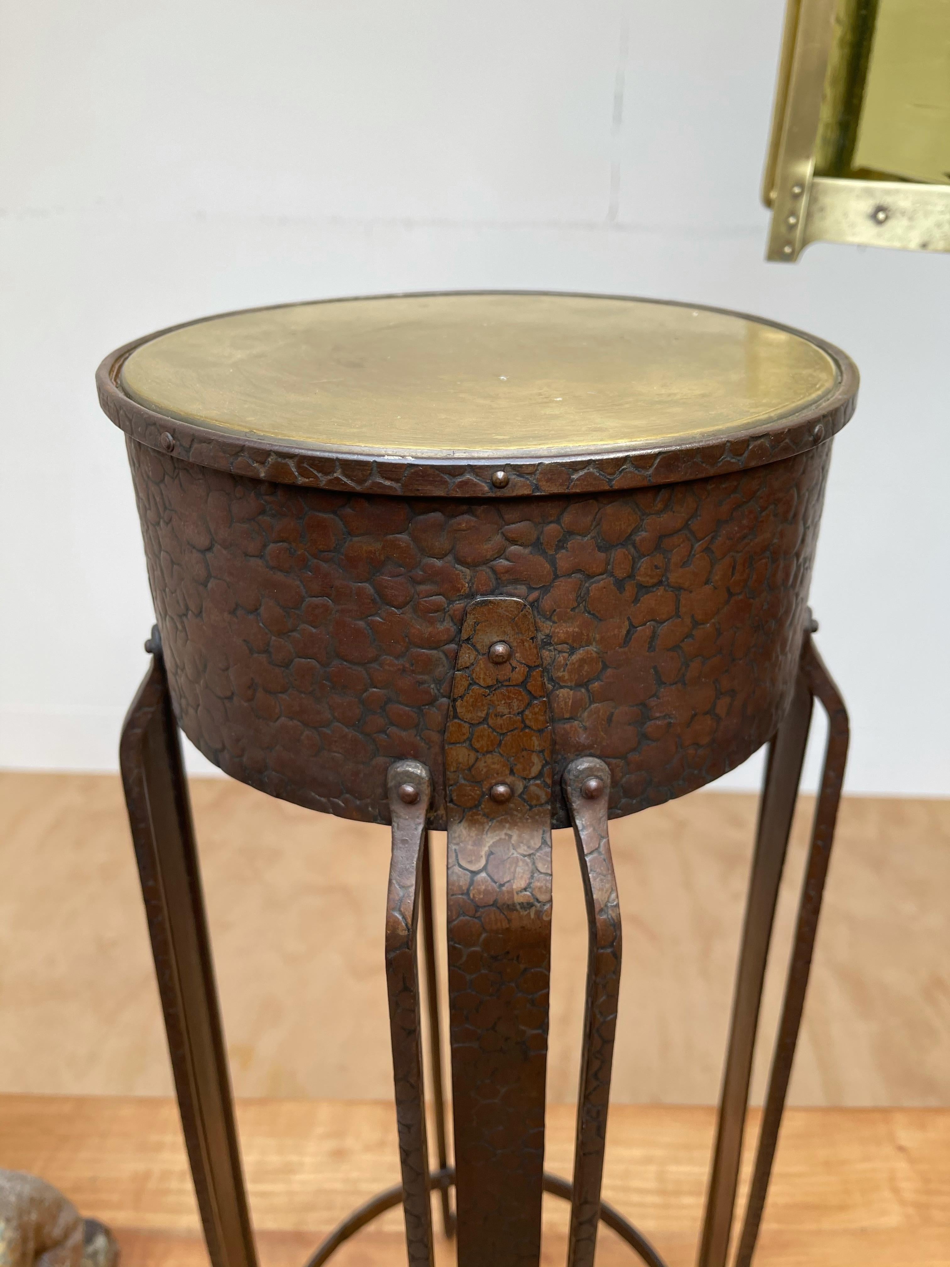 Top Quality and Pure Art Deco Wrought Iron / Brass Top Pedestal or Flower Stand  In Excellent Condition For Sale In Lisse, NL