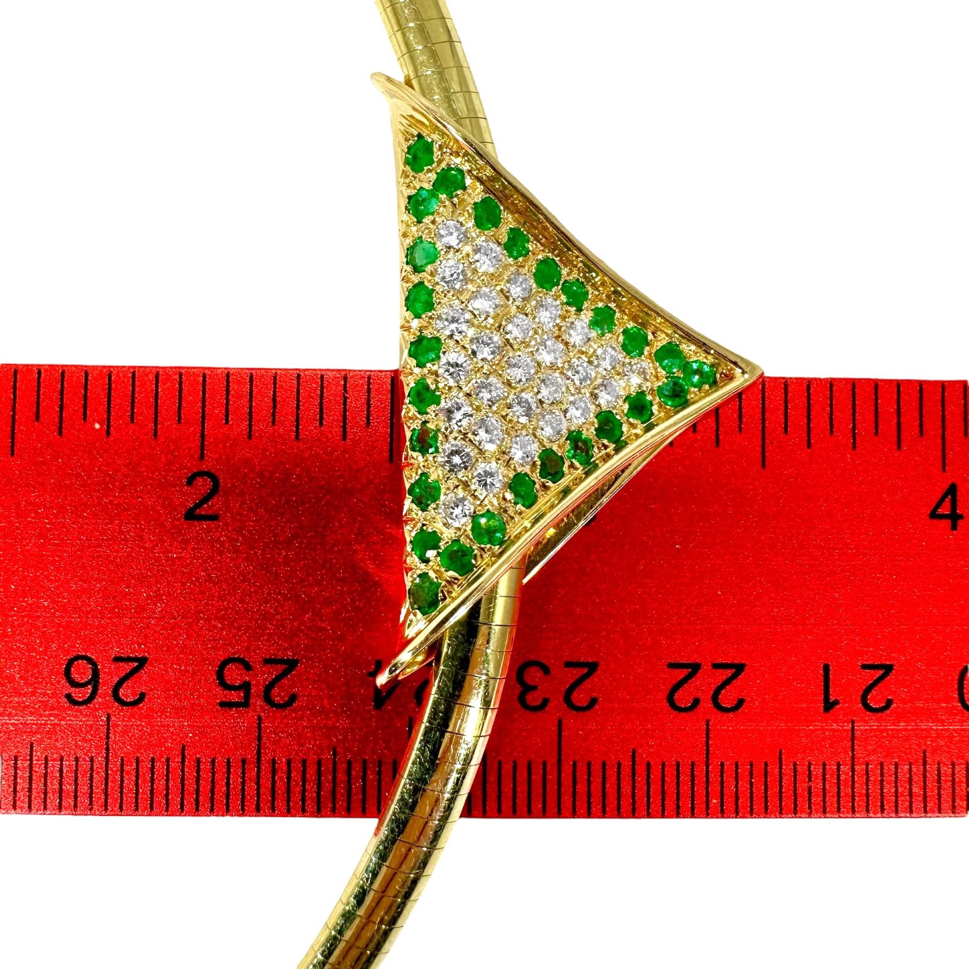 Rehausseur de diamants et d'émeraudes de 14 carats sur 4,75 mm Omega en vente 1