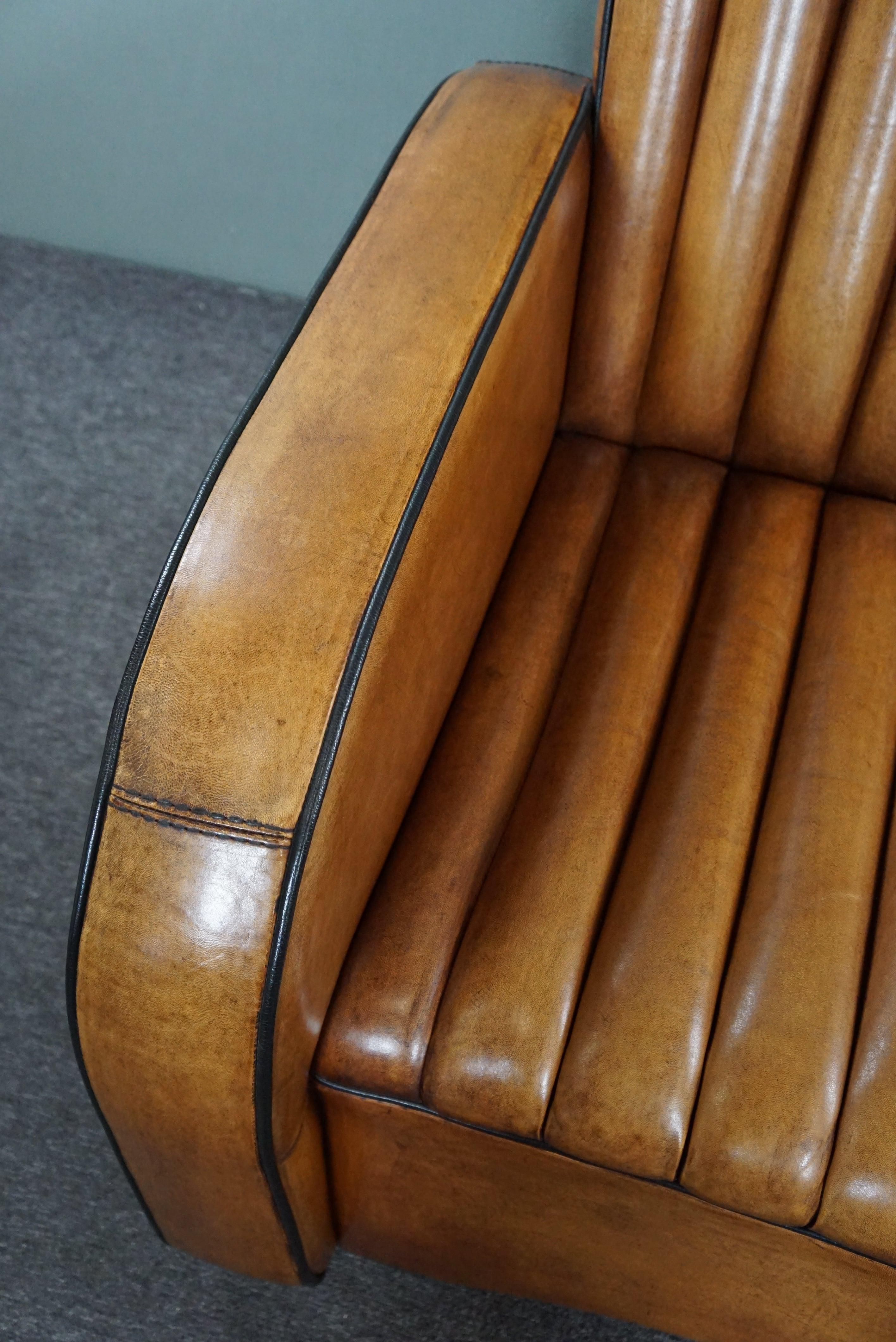 Leather Striking Art Deco design sofa in excellent condition For Sale