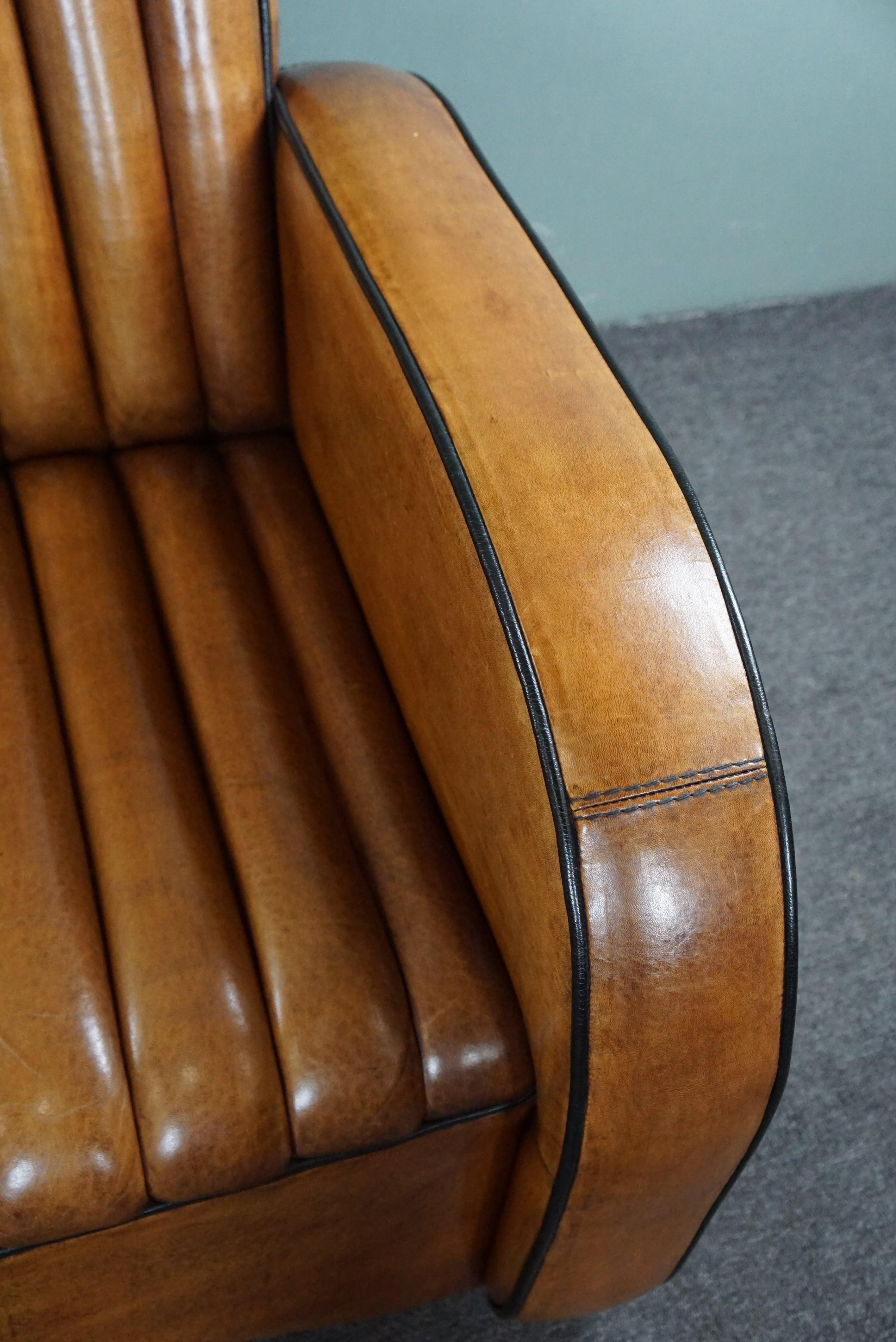 Auffälliges Sofa im Art-Déco-Design in ausgezeichnetem Zustand (Leder) im Angebot