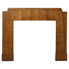 Auffälliger Art-Déco-Kaminmantel