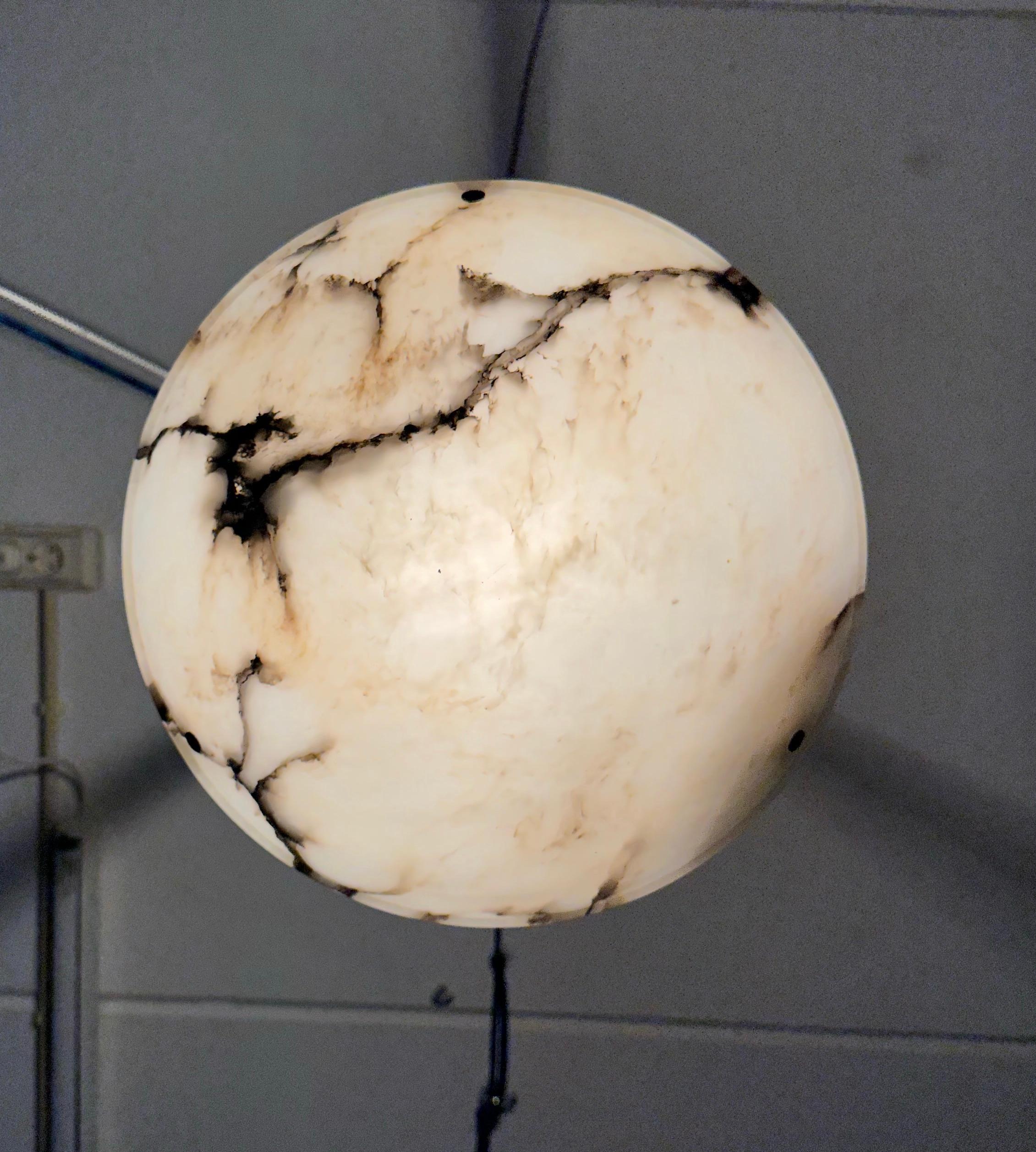 Auffällige Art-Déco-Hängelampe aus weißem und schwarzem Alabaster mit Original Baldachin und Seil 13