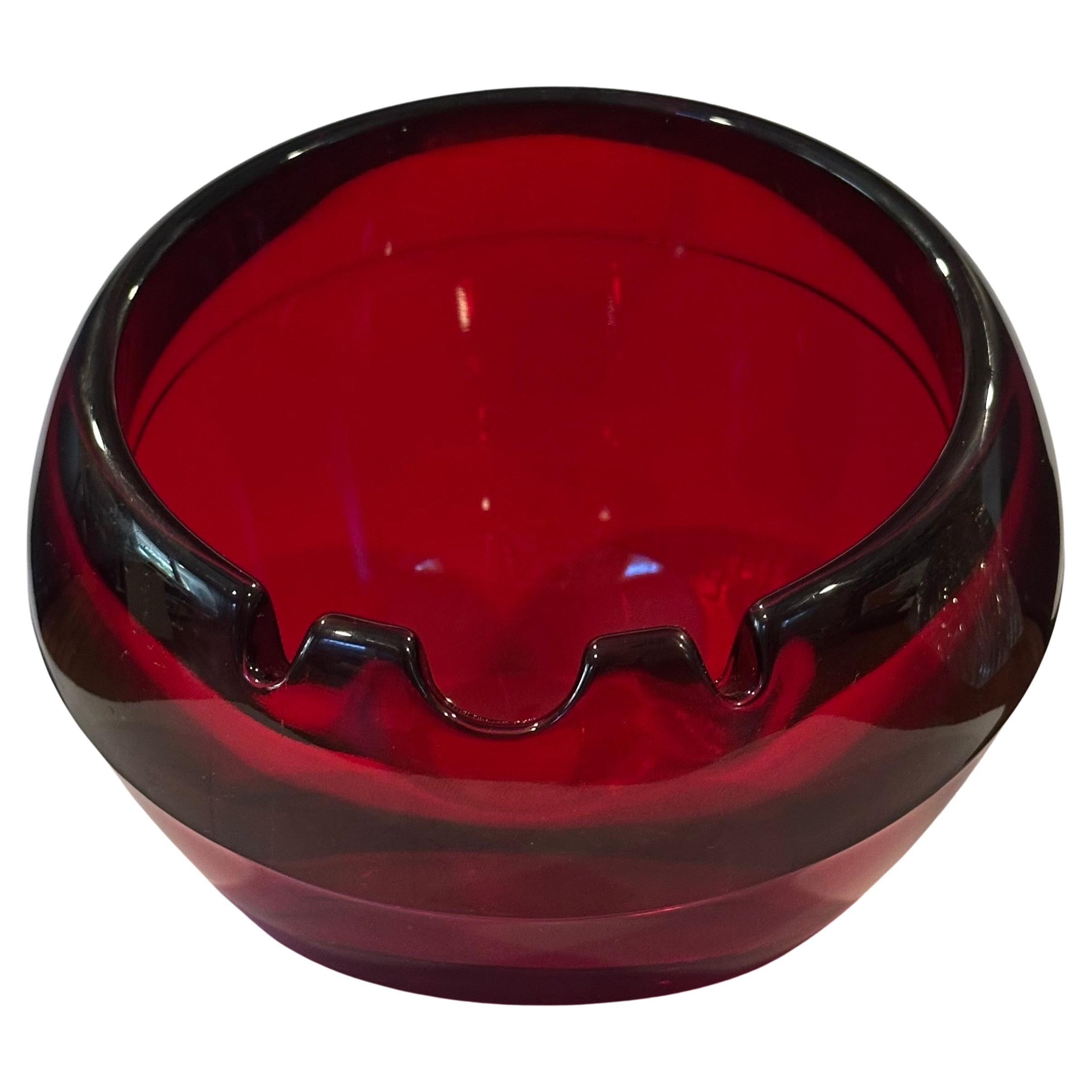 Remarquable cendrier en verre d'art 