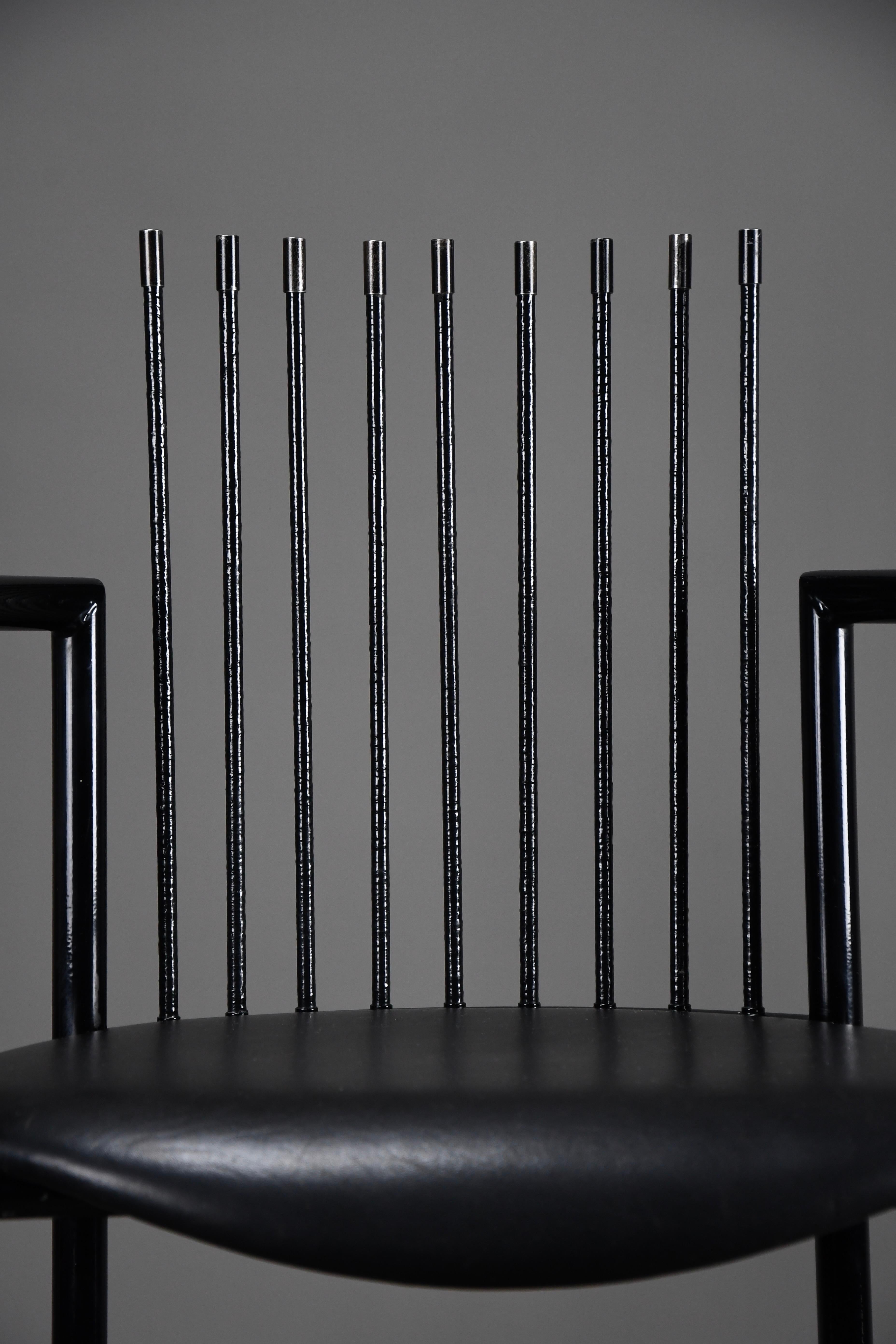 Llamativo sillón postmoderno Avant Garde al estilo de Shiro Kuramata Acero en venta