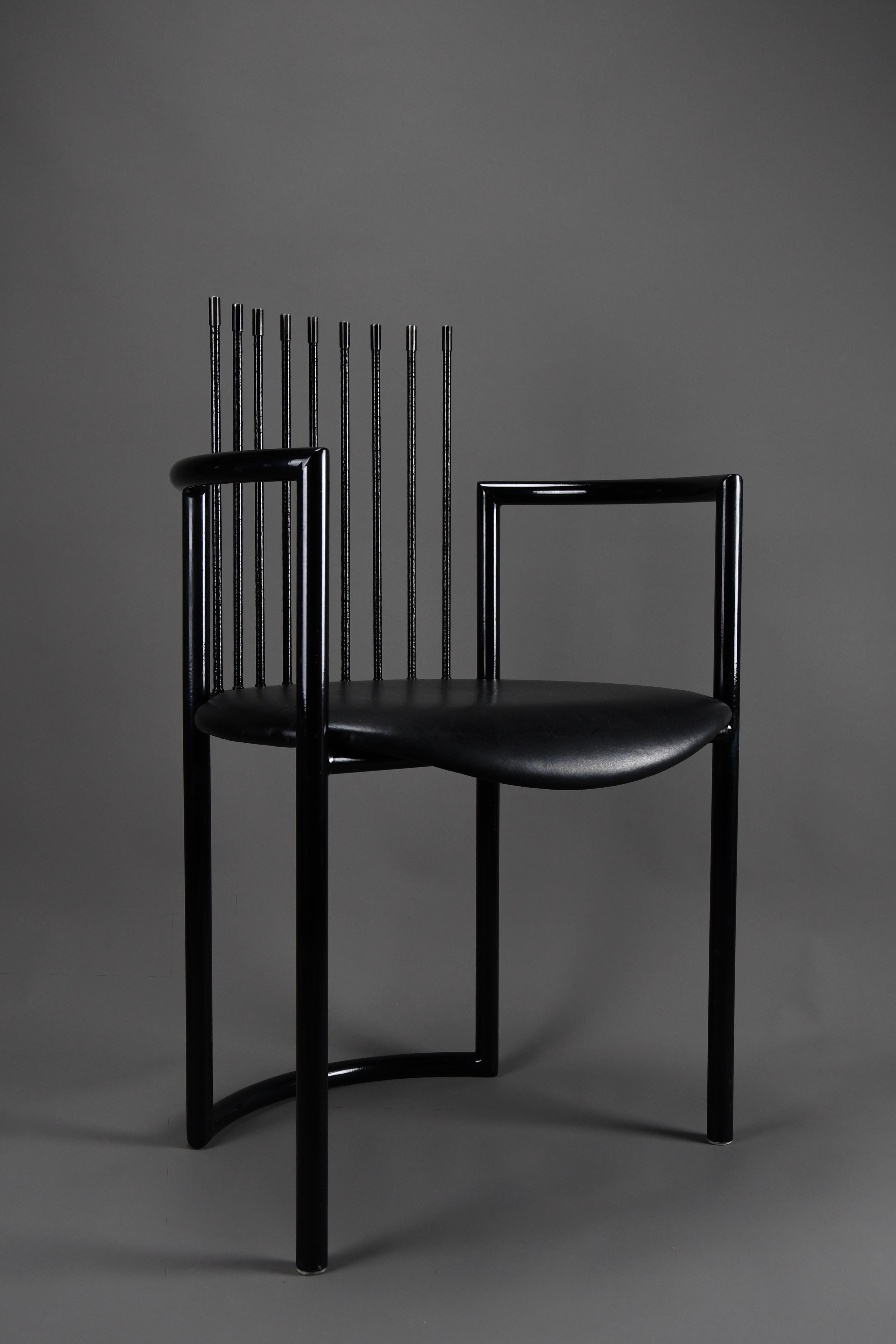 Llamativo sillón postmoderno Avant Garde al estilo de Shiro Kuramata en venta 2