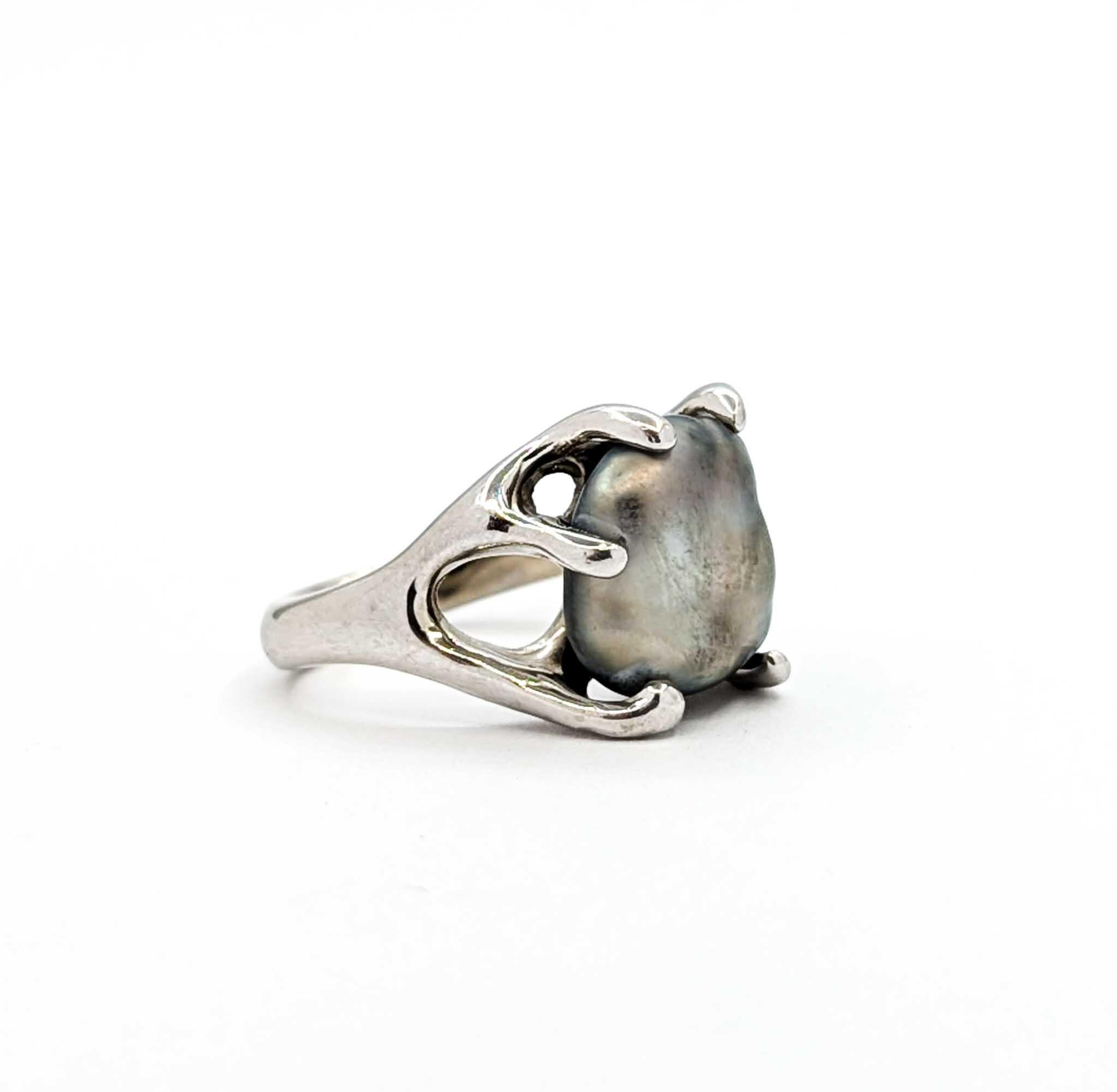 Bague en or blanc 14k avec perles baroques Whiting en vente 1