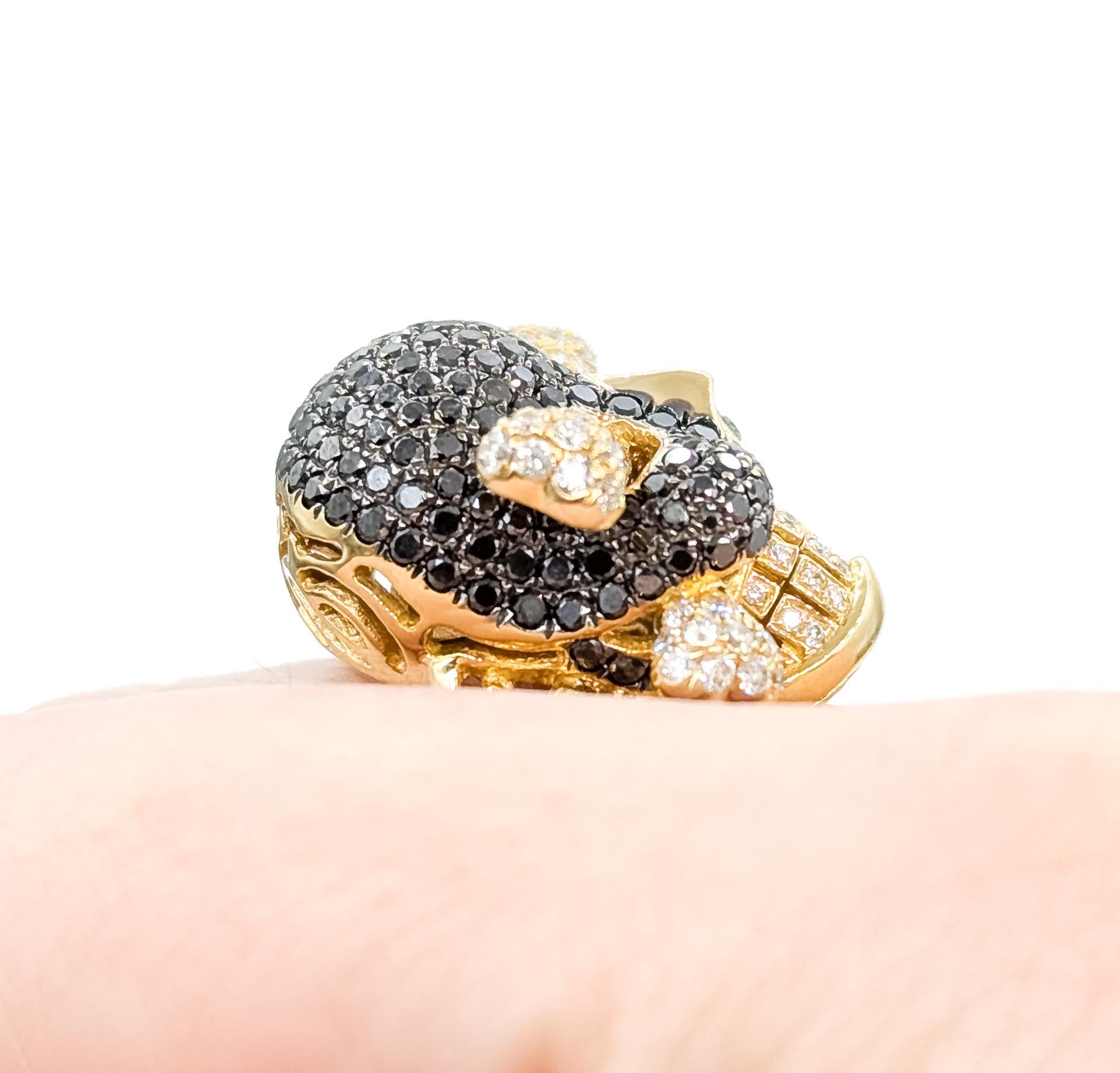 Taglio rotondo Whiting, anello con teschio di diamanti bianchi e neri in 14k in vendita