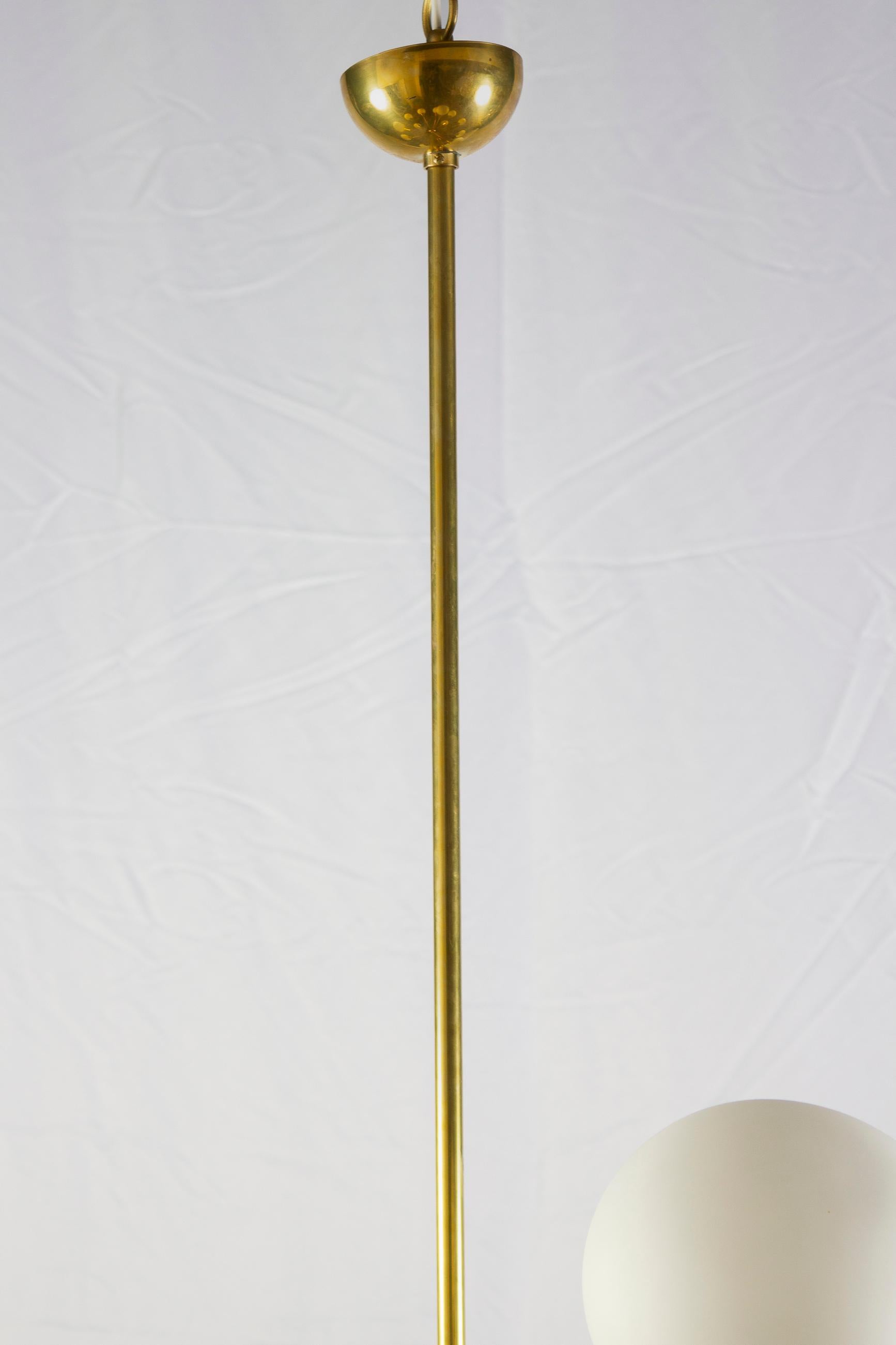 Striking Brass and Opaline Murano Glass Large Sputnik Chandelier Italy 1970' For Sale 7