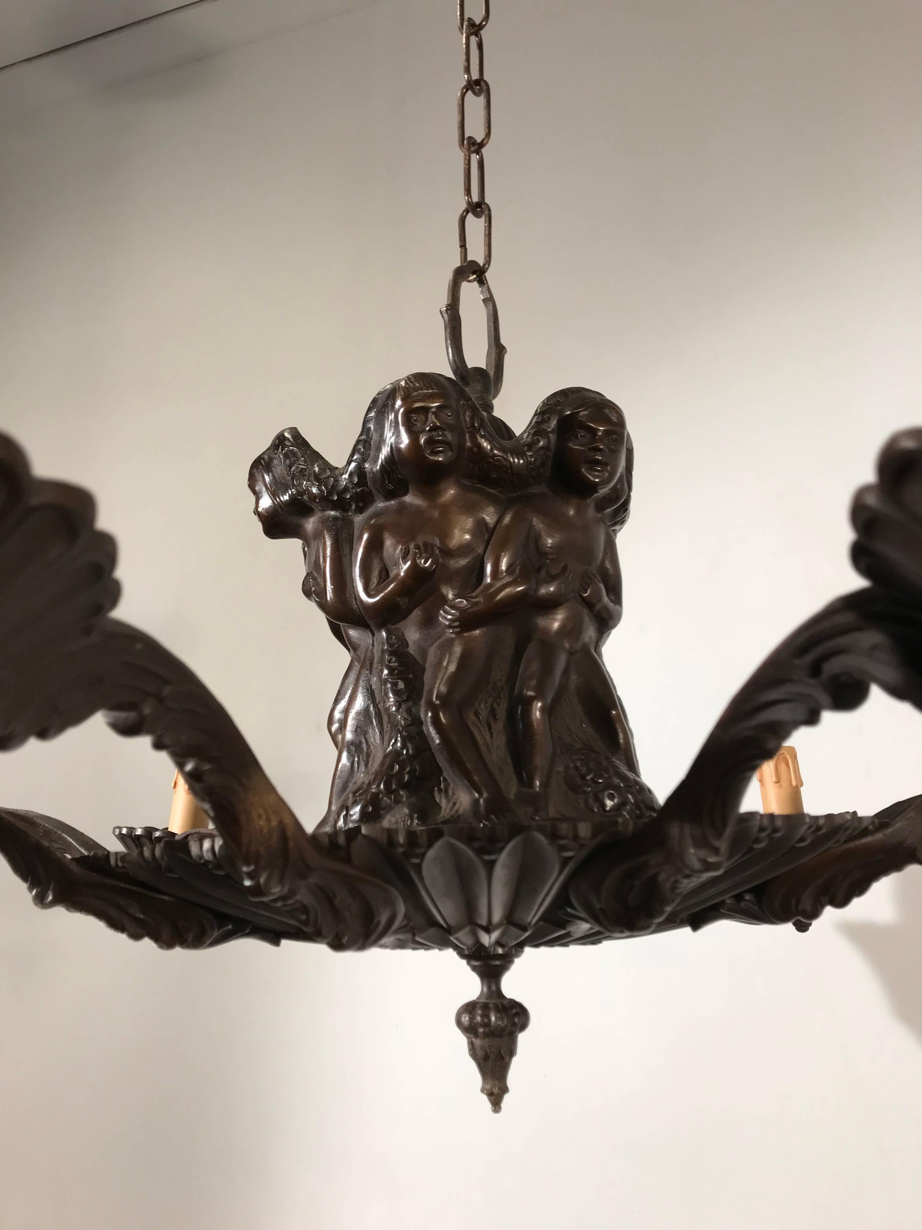 Remarquable lustre à neuf bras ou pendentif Art Déco en bronze fin sculpté saphir en vente 6