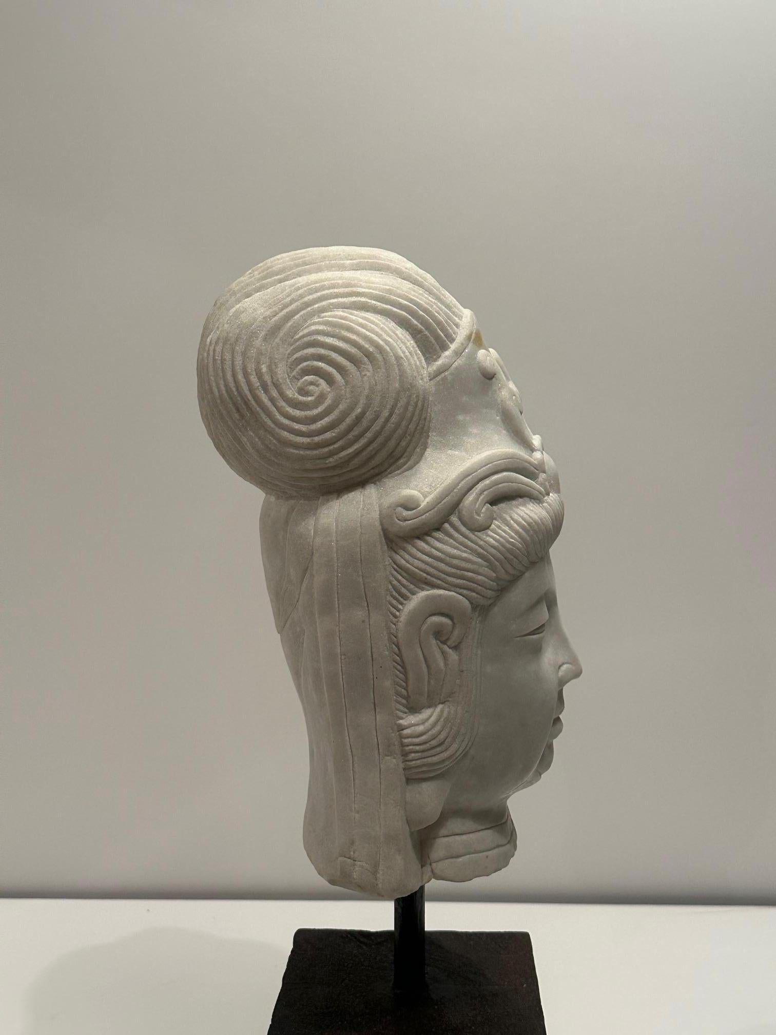 Striking Carved Marble Bust of Quan Yin Figure on Custom Stand For Sale 1