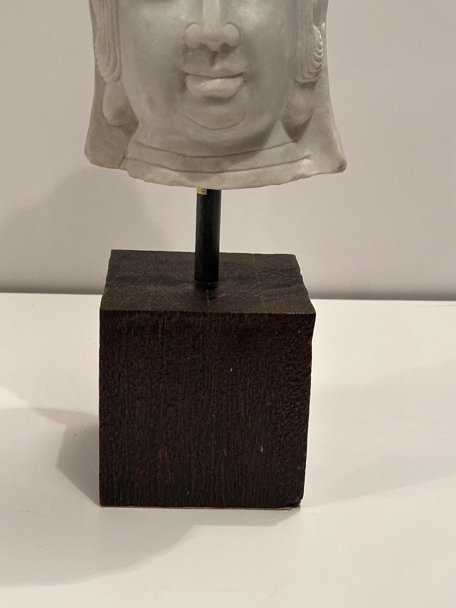 Striking Carved Marble Bust of Quan Yin Figure on Custom Stand For Sale 4